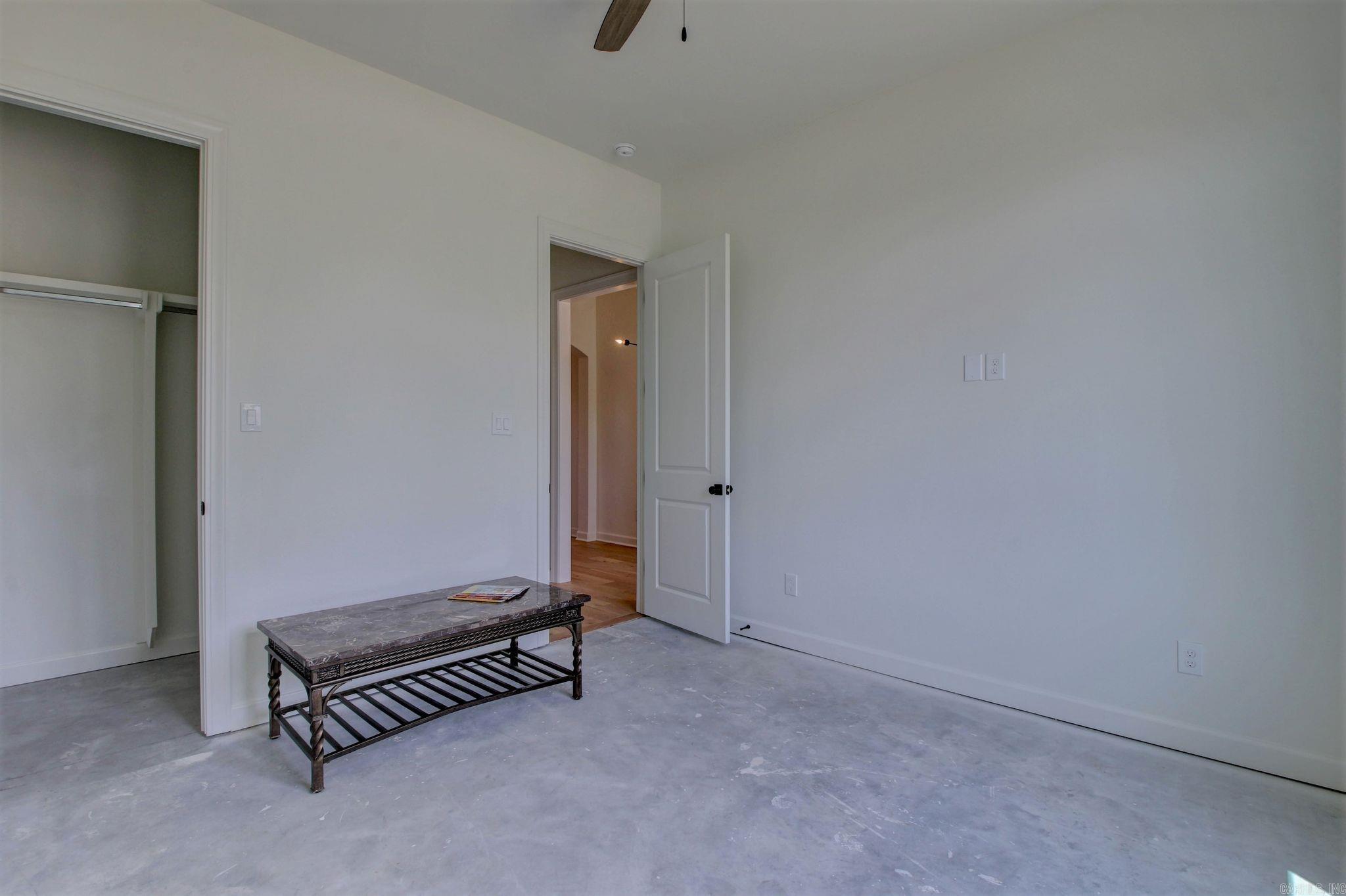 MERGERON COURT - Residential