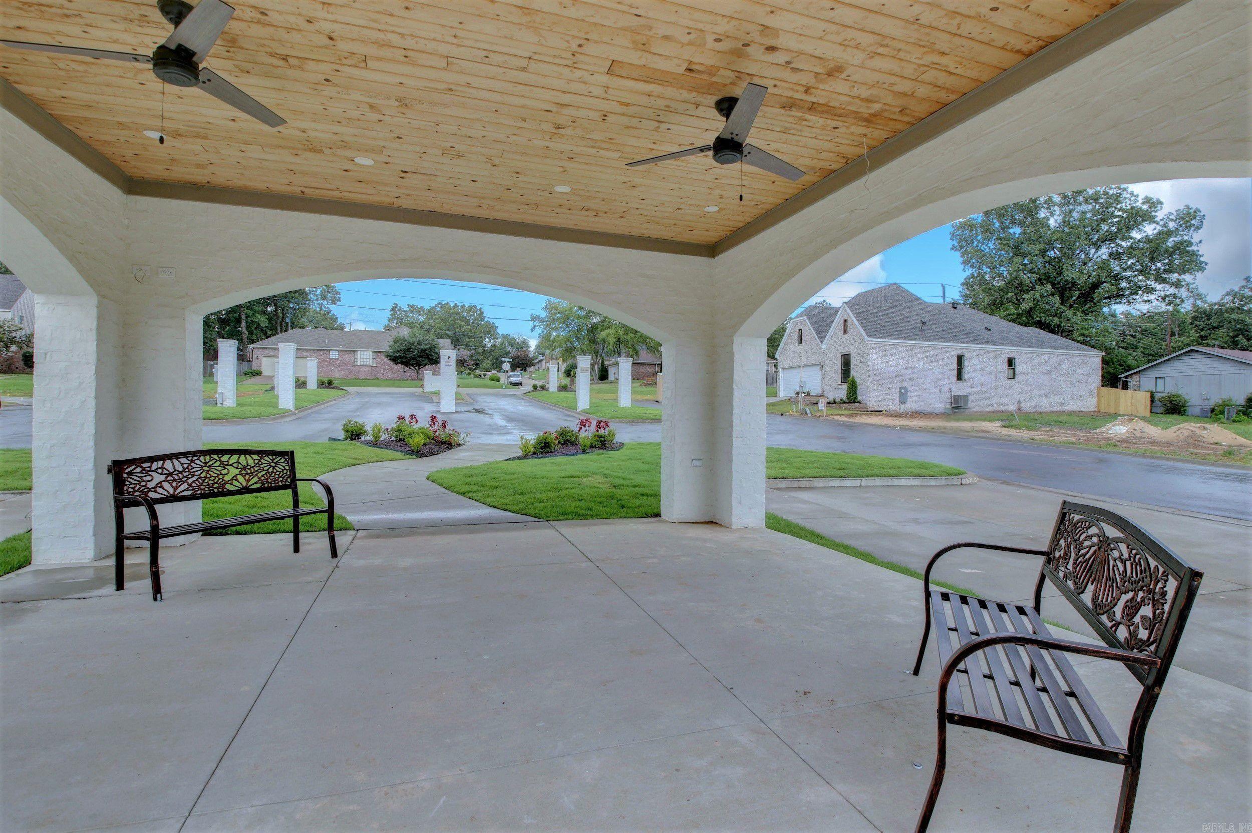 MERGERON COURT - Residential