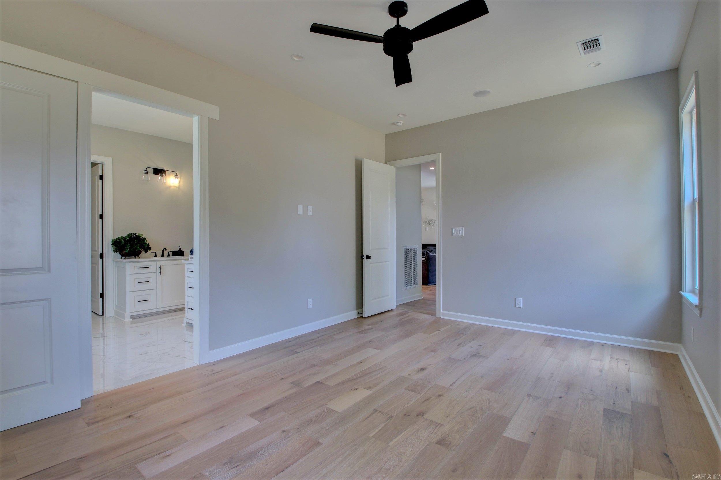 MERGERON COURT - Residential