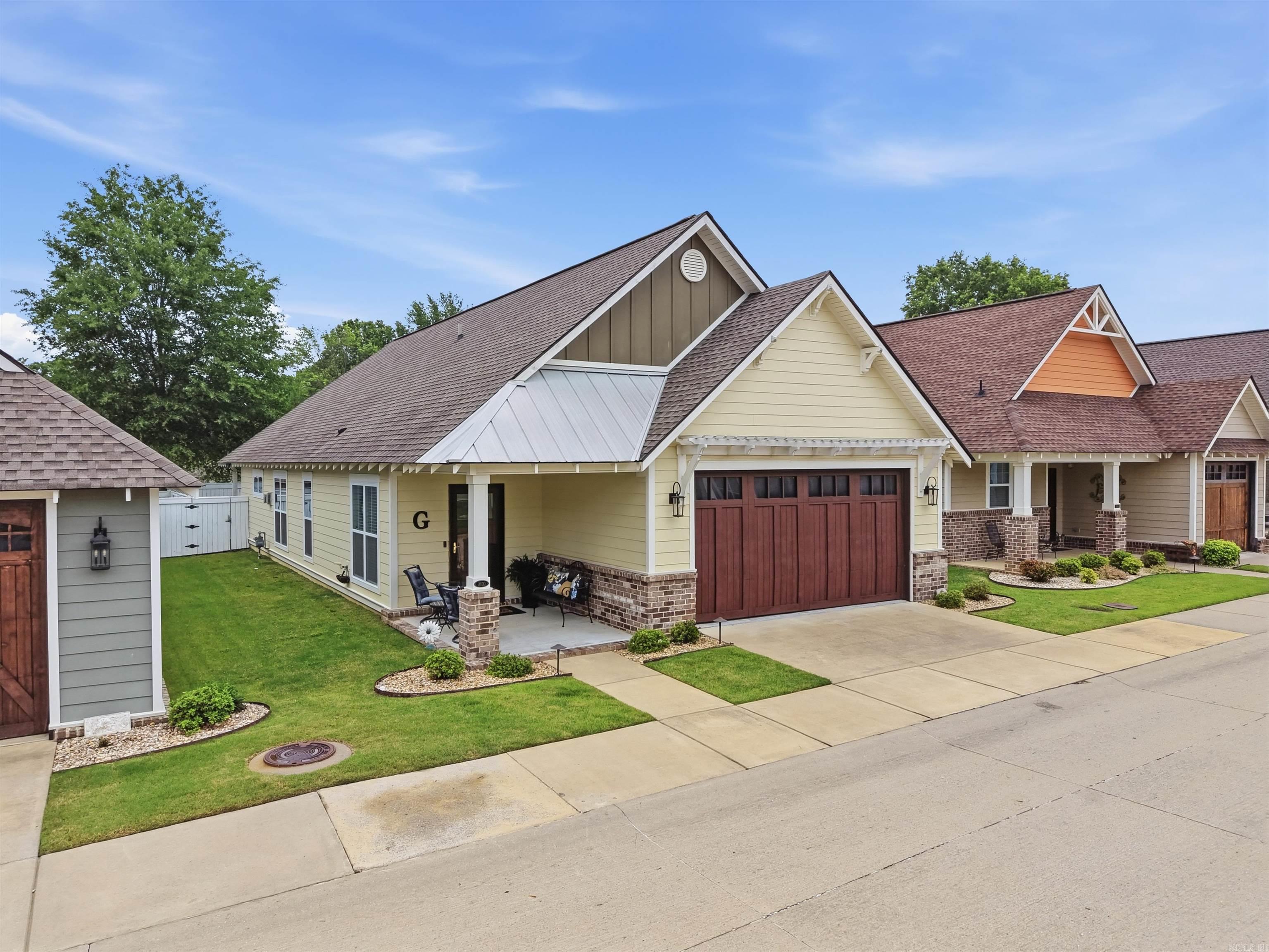 HOMES OF STONEBROOK COVE (THE) - Residential