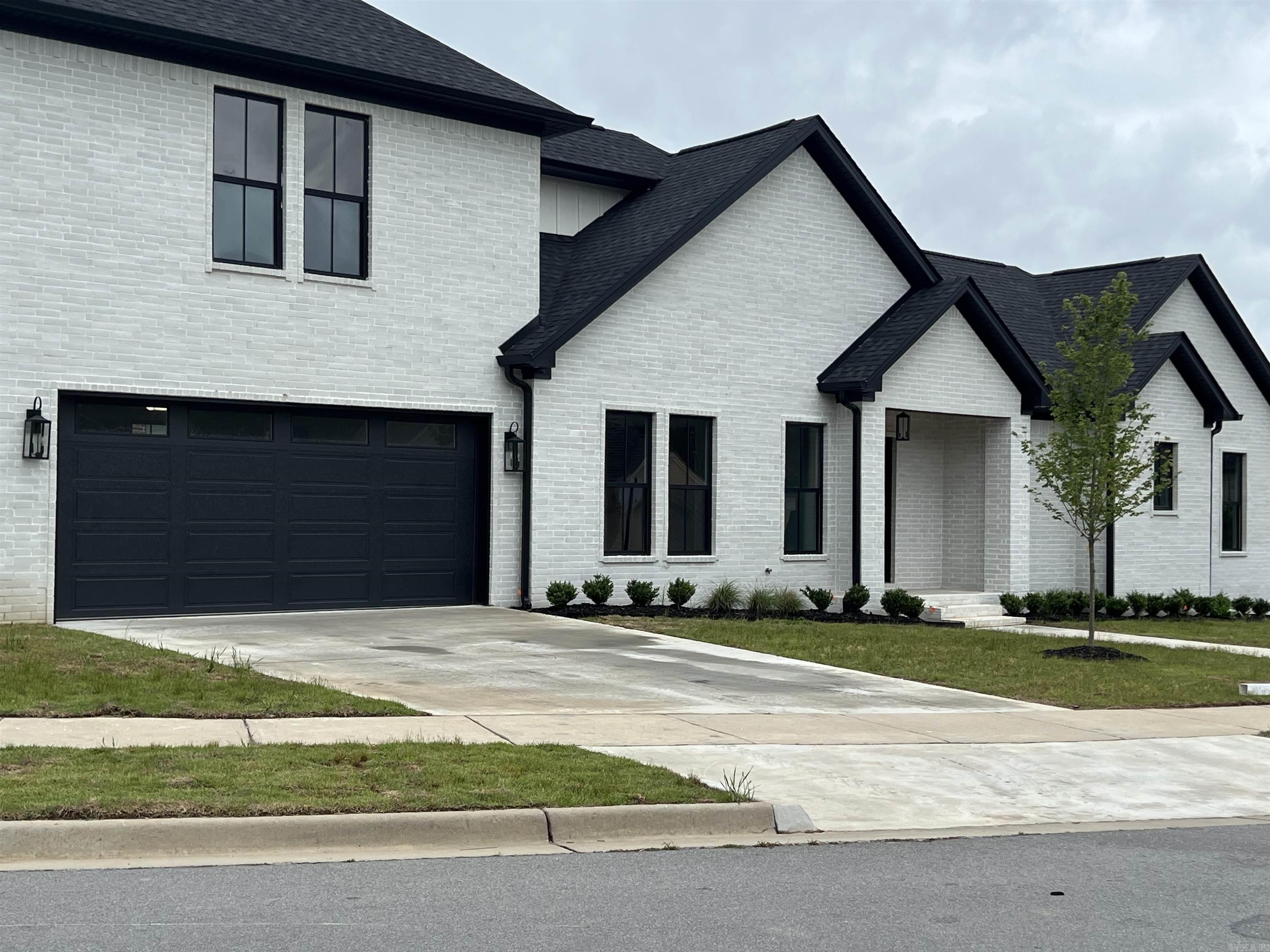 FLETCHER VALLEY "FLETCHER RIDGE" - Residential Lease