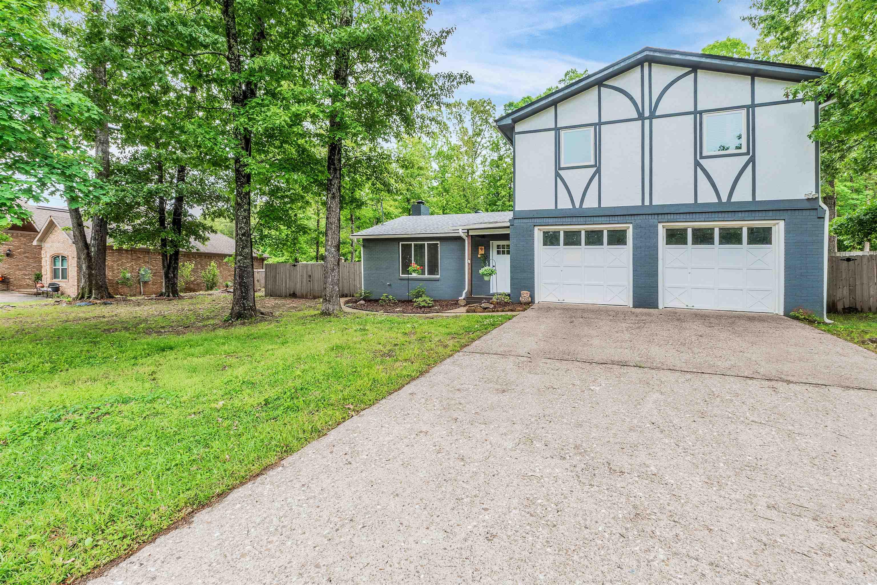WHISPERING HILLS - Residential