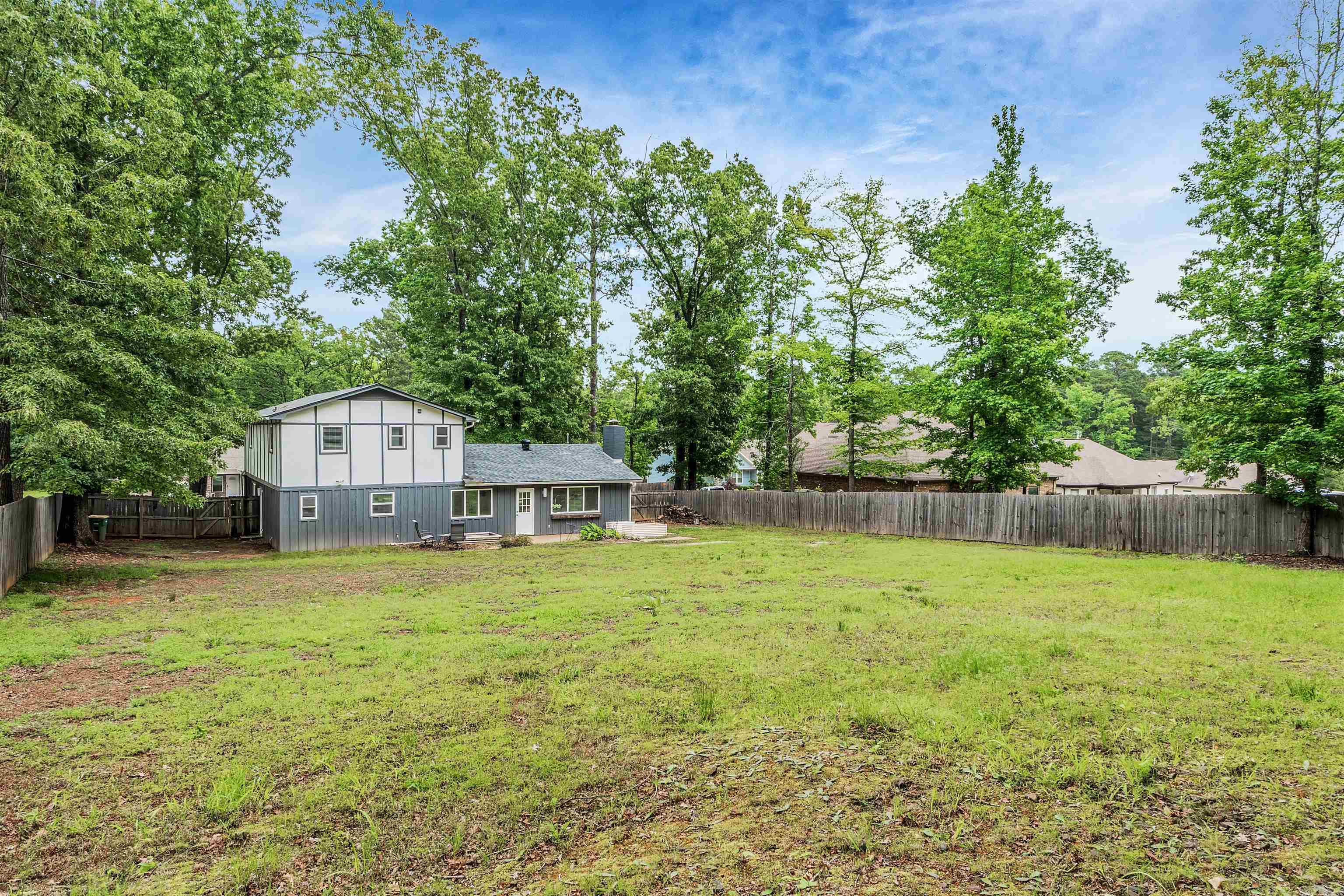WHISPERING HILLS - Residential
