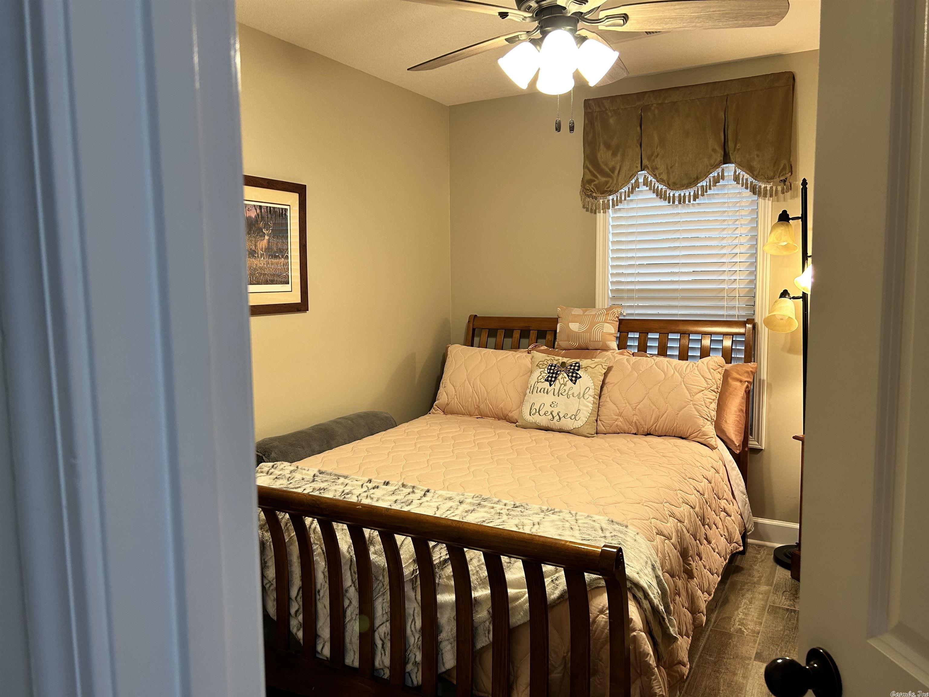 DONLEE RIDGE - Residential