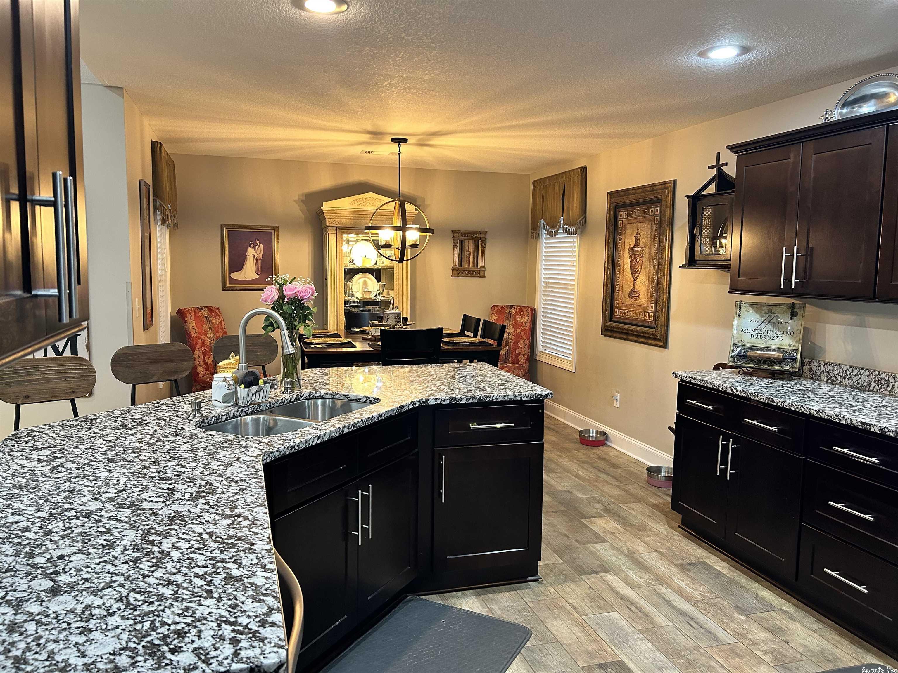 DONLEE RIDGE - Residential