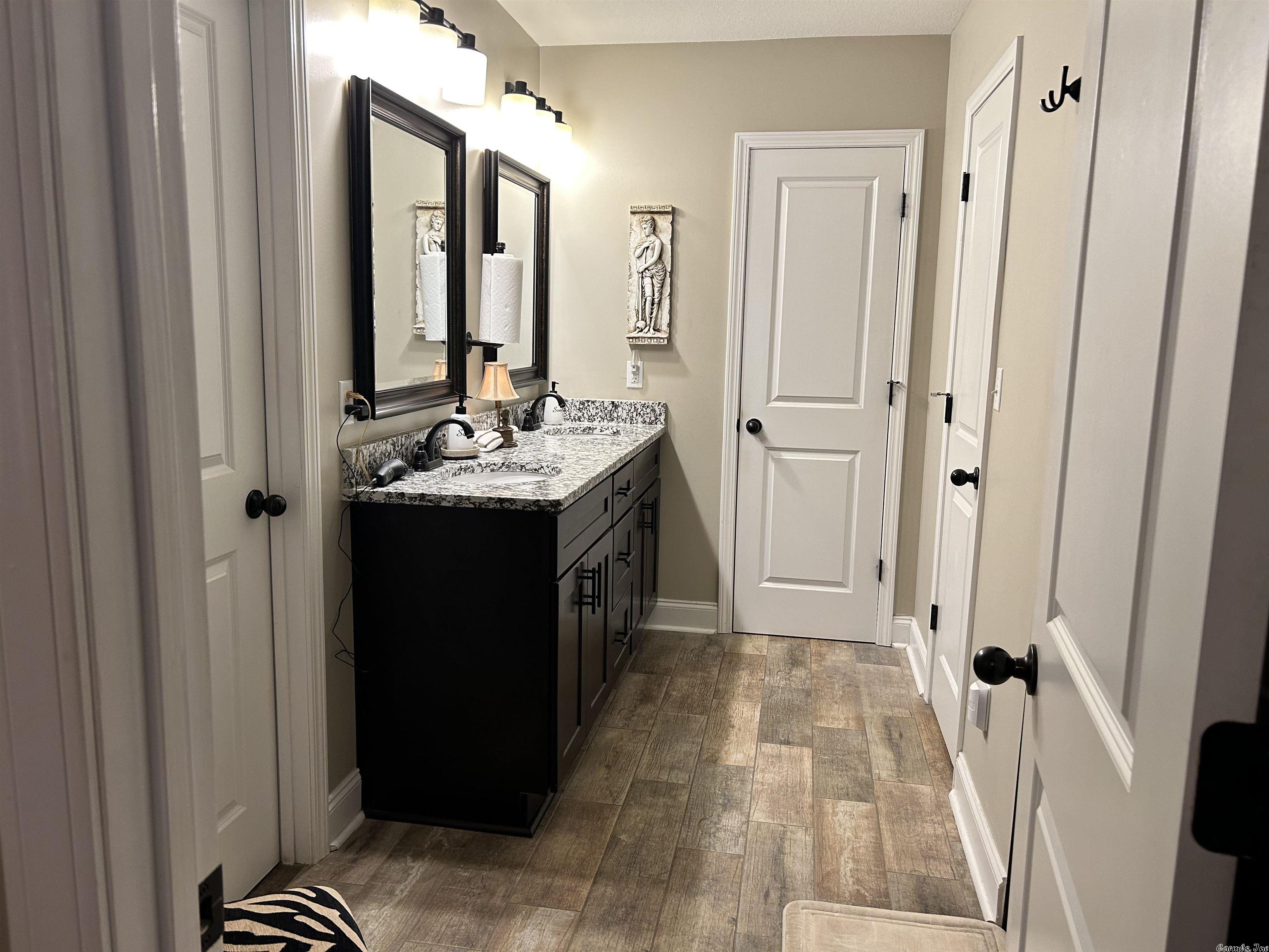 DONLEE RIDGE - Residential