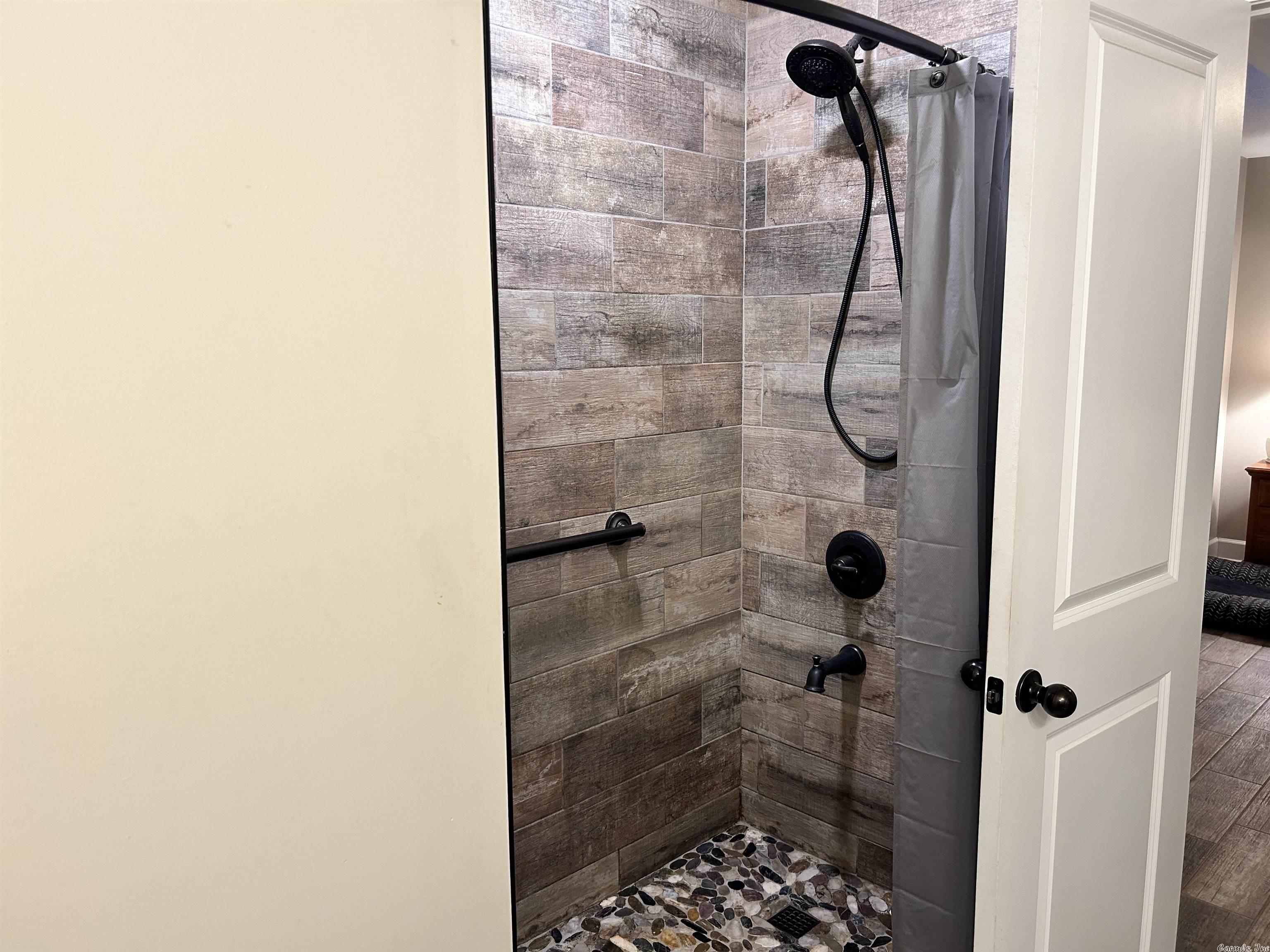 DONLEE RIDGE - Residential