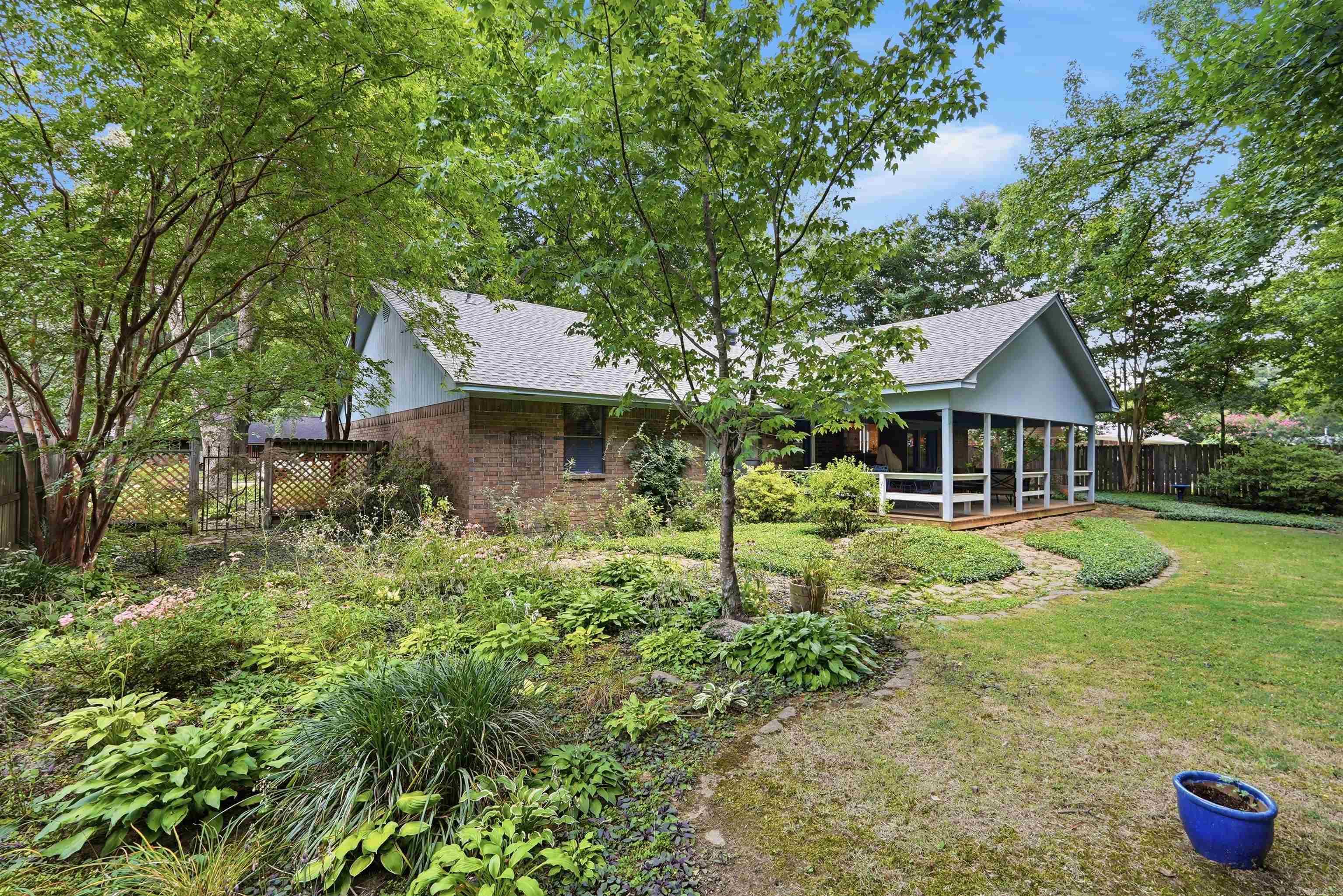 TUCKER CREEK - Residential