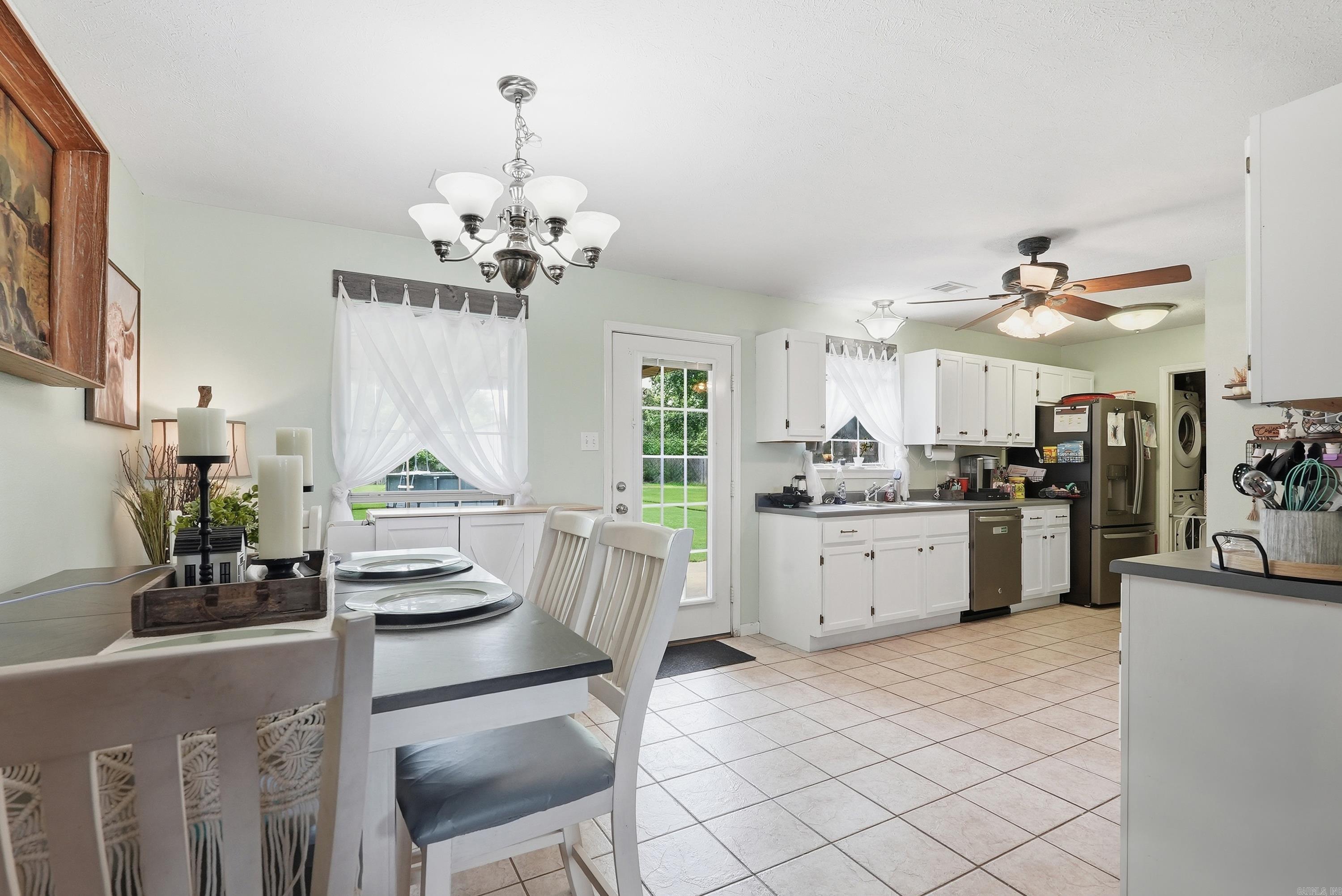 SIMMONS PLACE - Residential