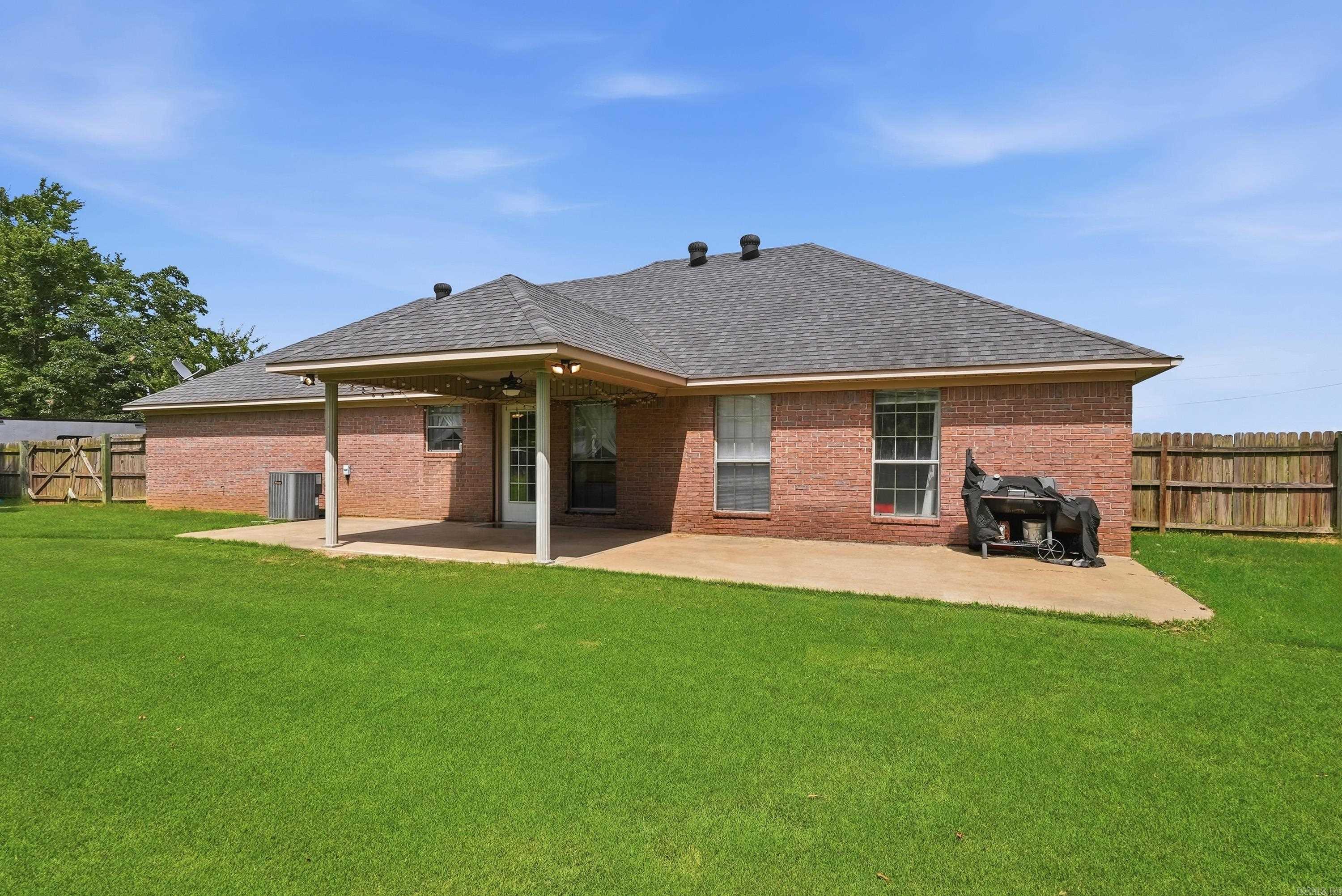SIMMONS PLACE - Residential