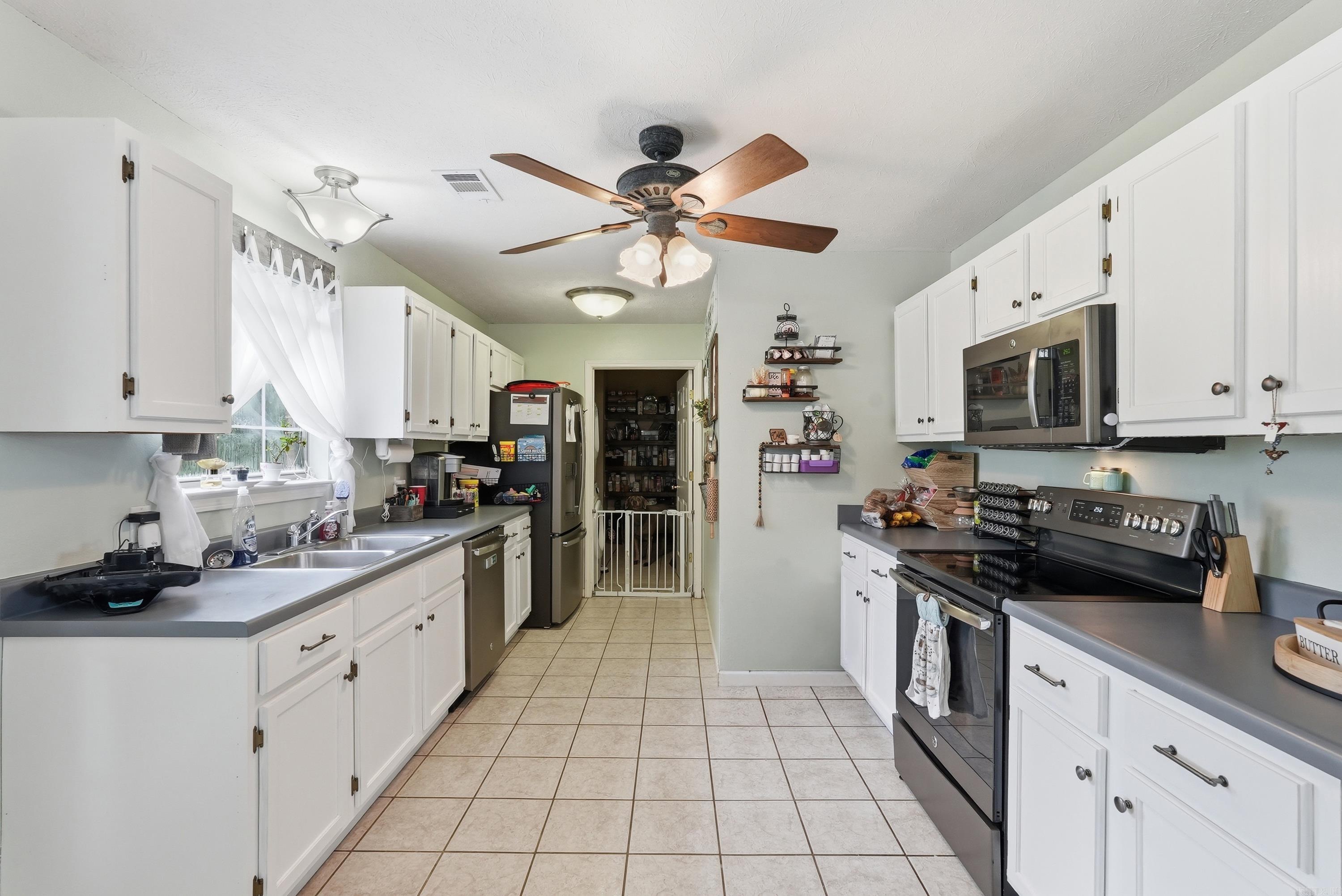 SIMMONS PLACE - Residential