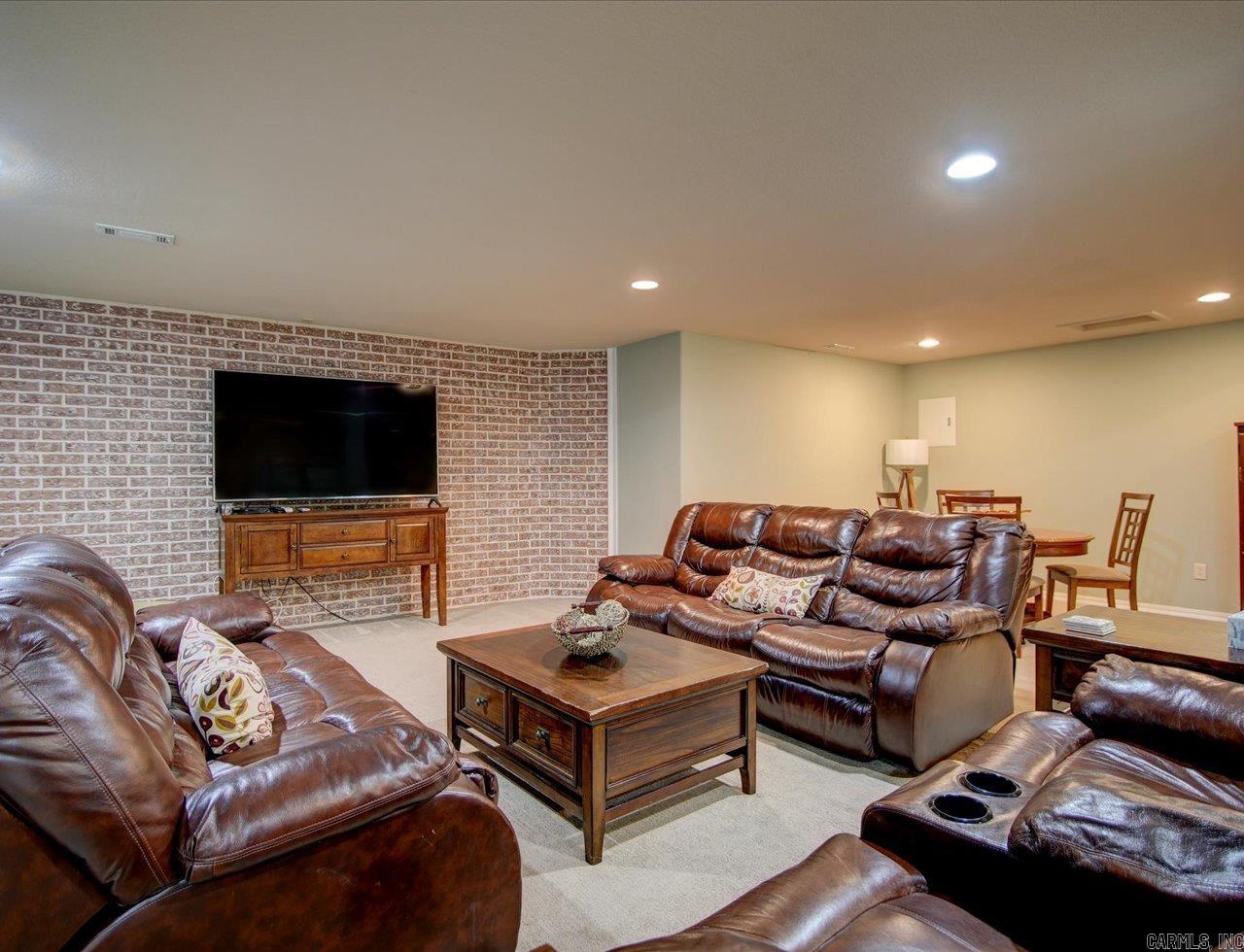 ARKANSAS HGTS - Residential