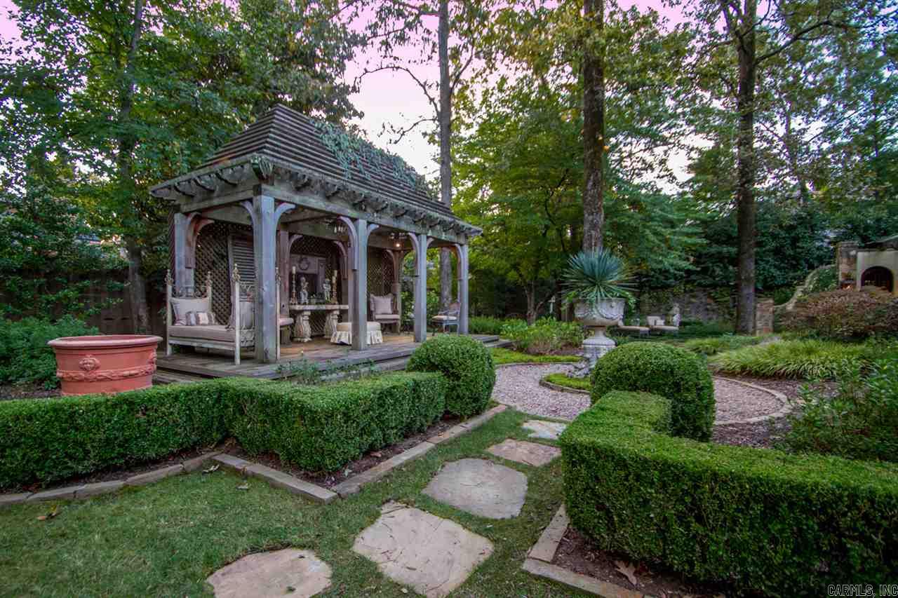 CHENAL VALLEY CHENAL CIRCLE - Residential