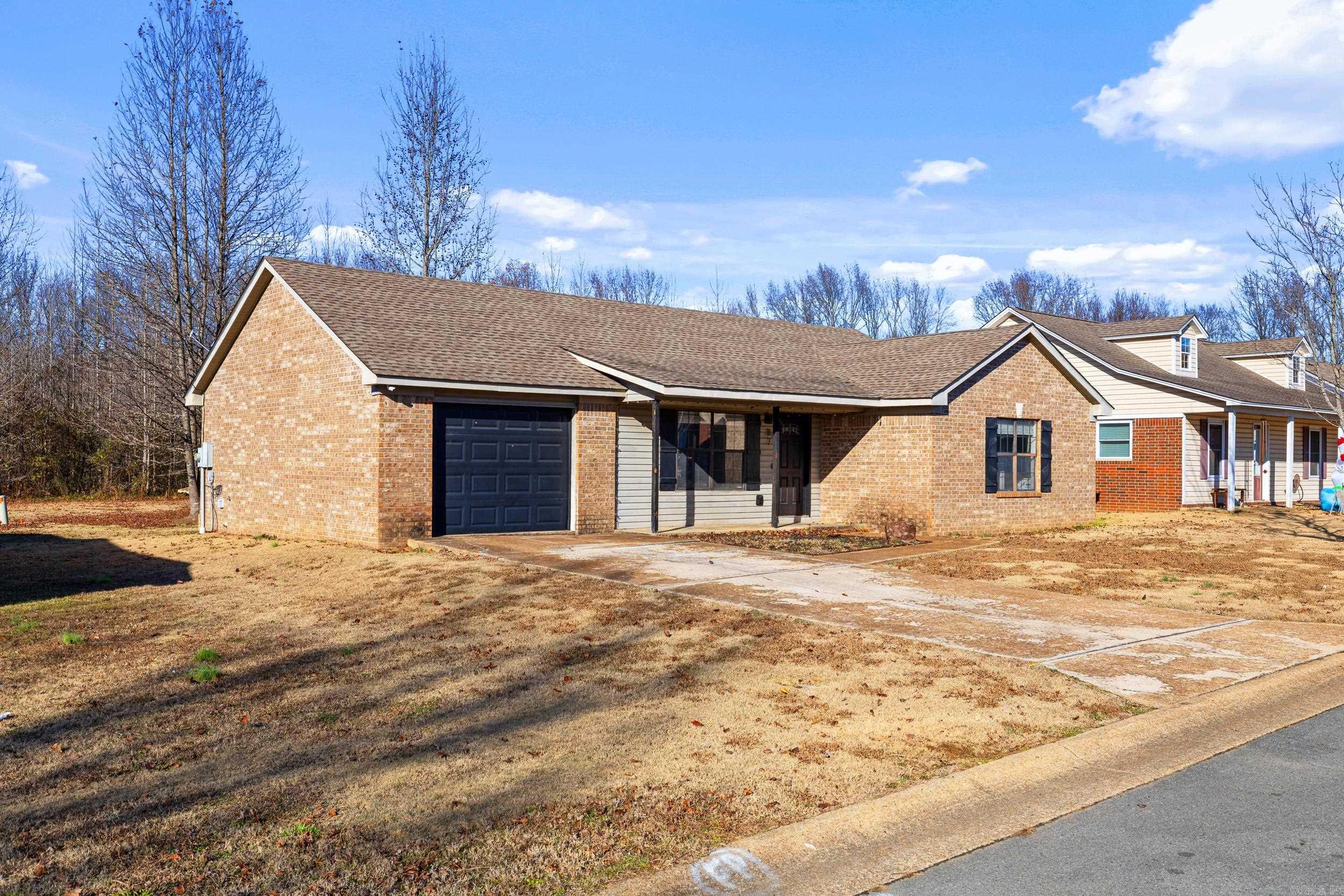FIELDS FARM - Residential