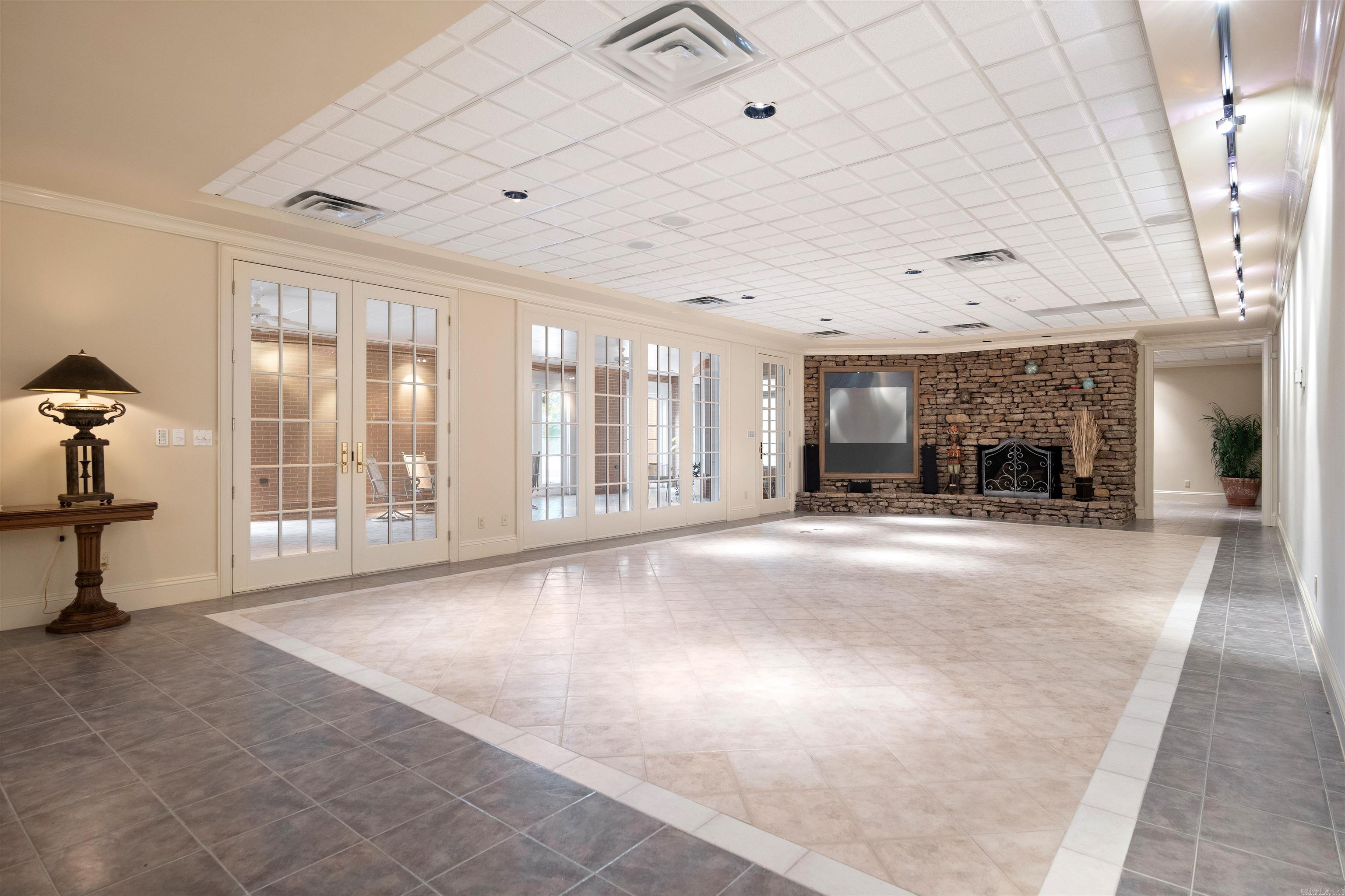 Ridgepointe - Residential