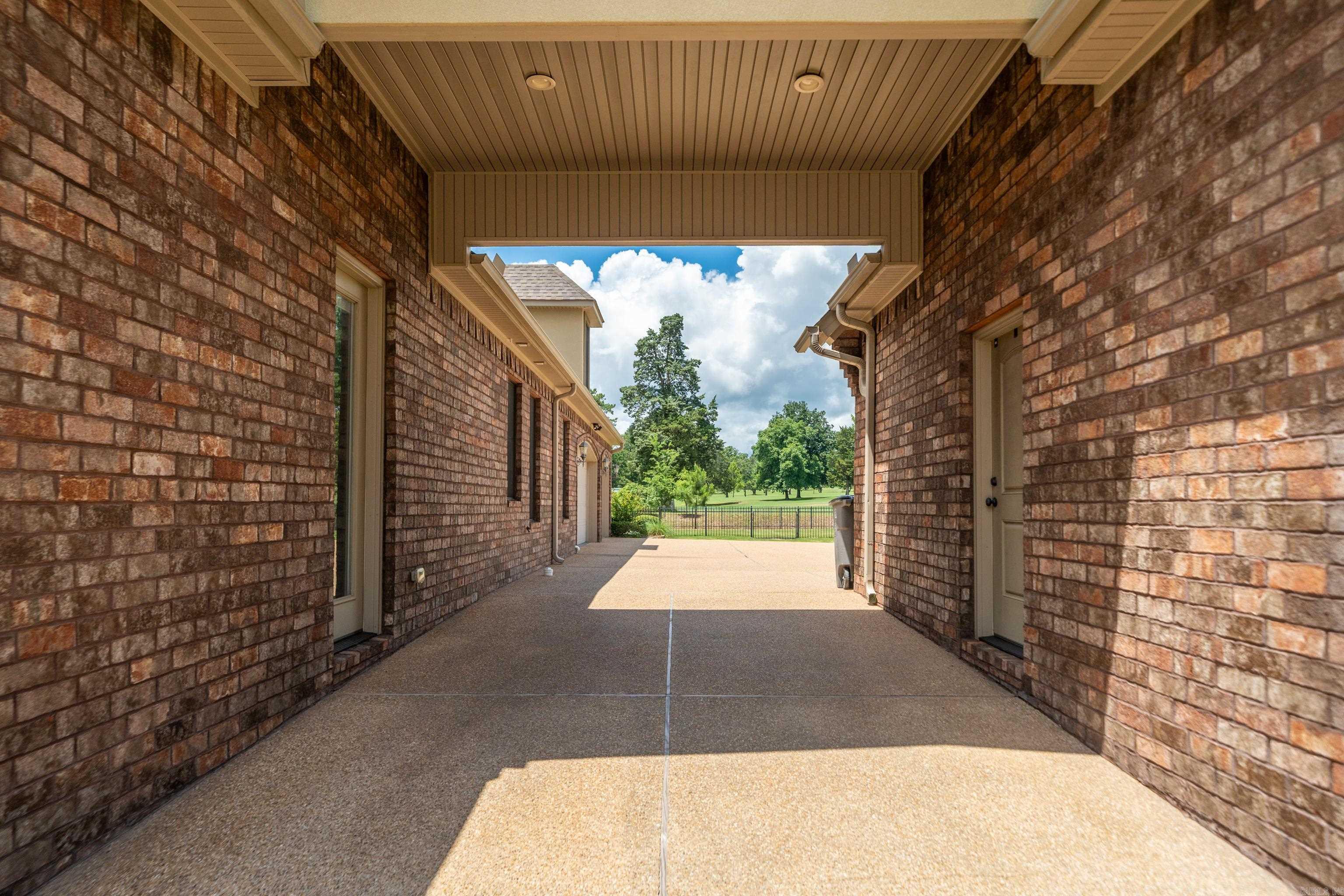 ARLINGTON PARK - Residential