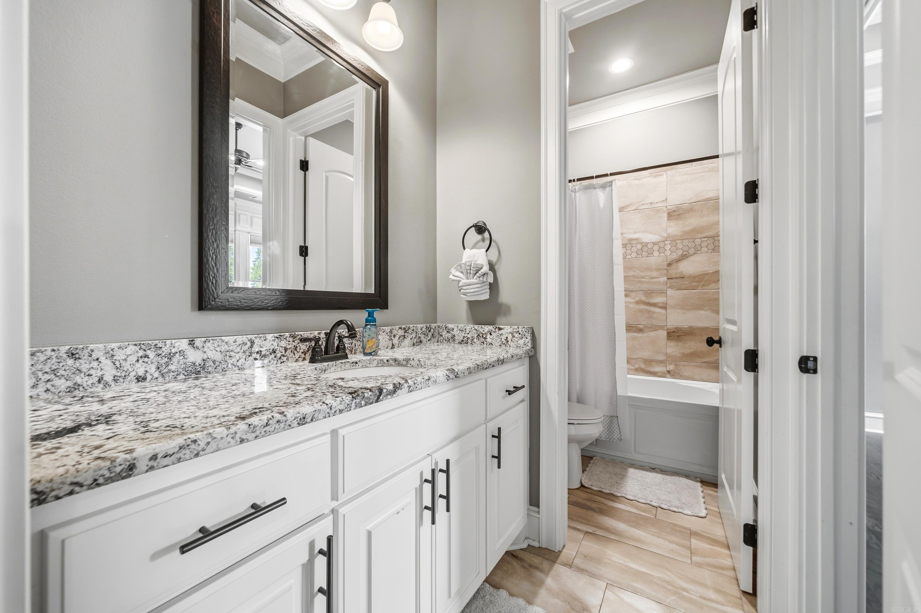 ARLINGTON PARK - Residential