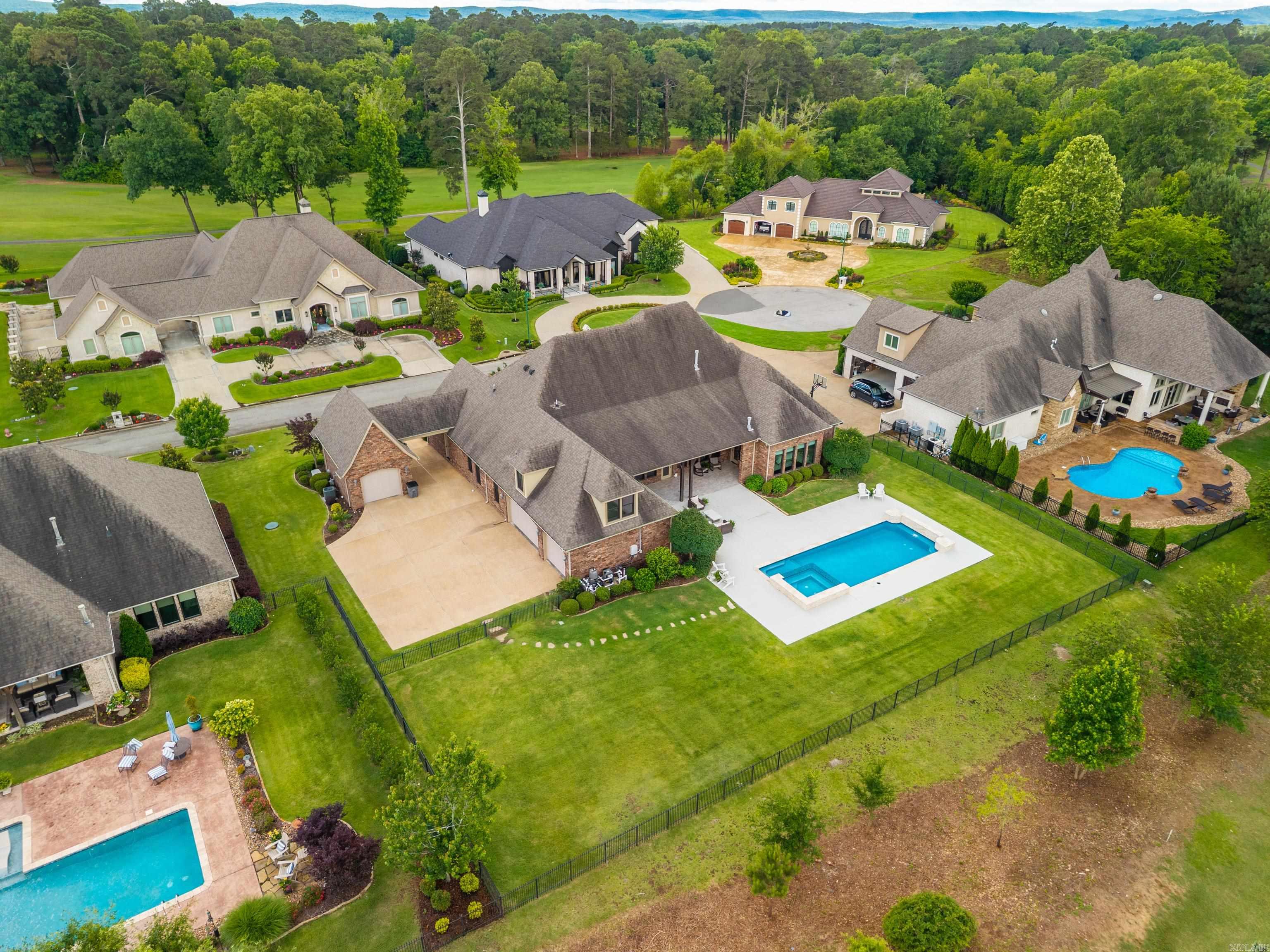 ARLINGTON PARK - Residential