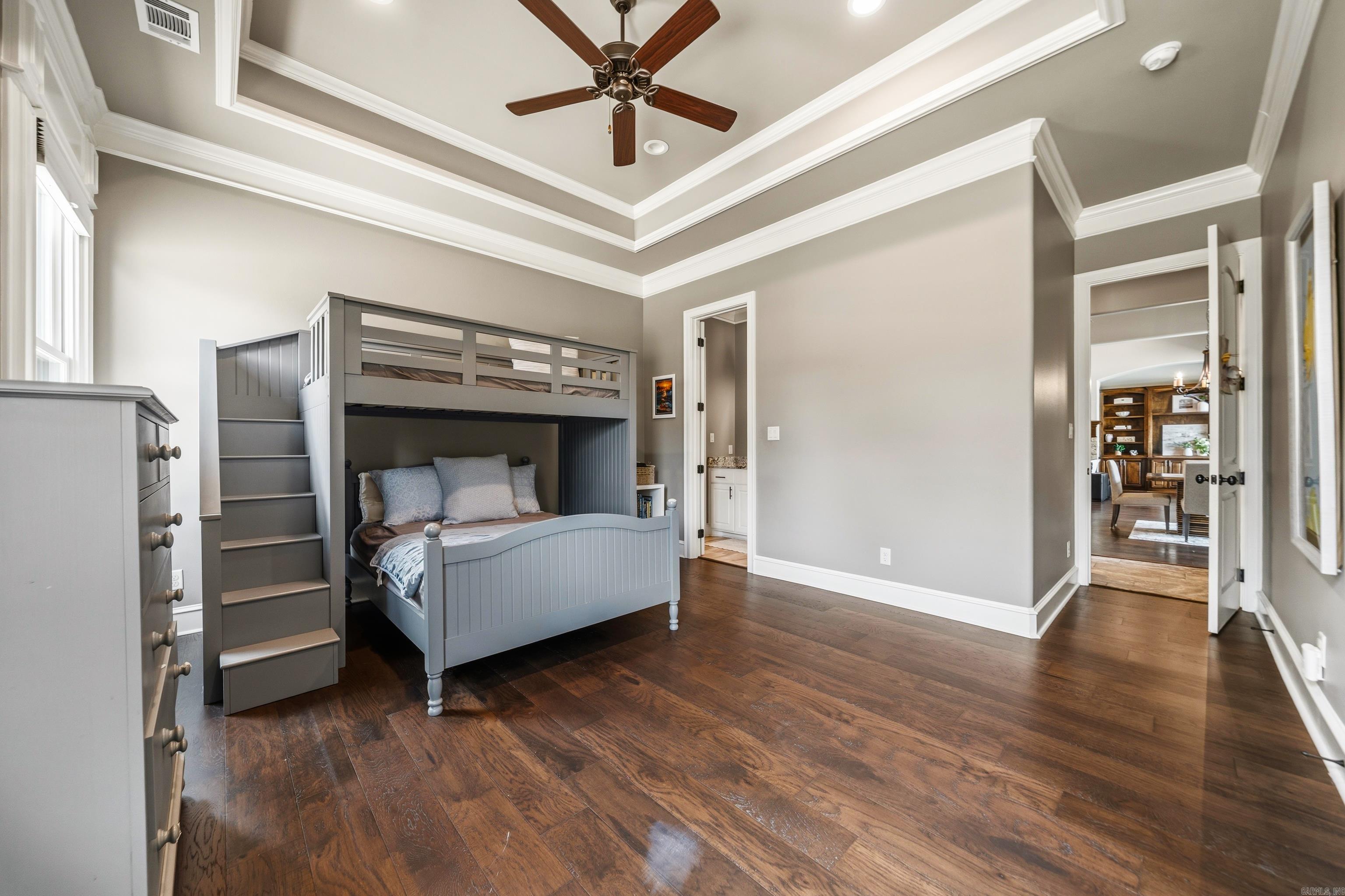 ARLINGTON PARK - Residential