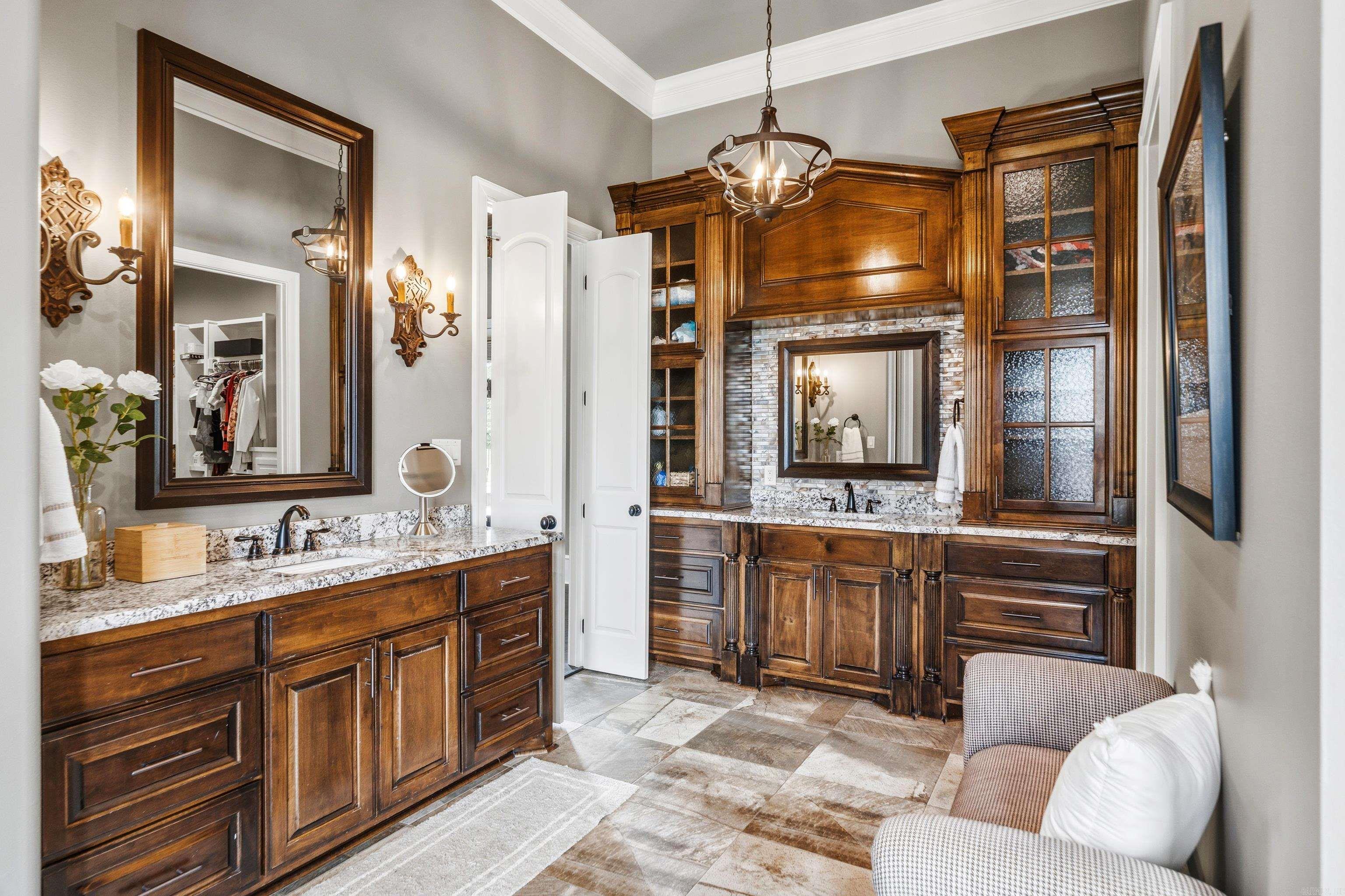 ARLINGTON PARK - Residential