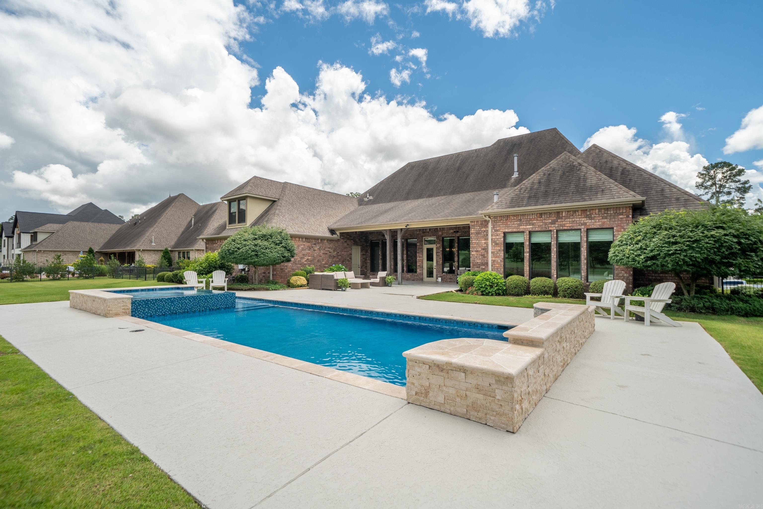 ARLINGTON PARK - Residential