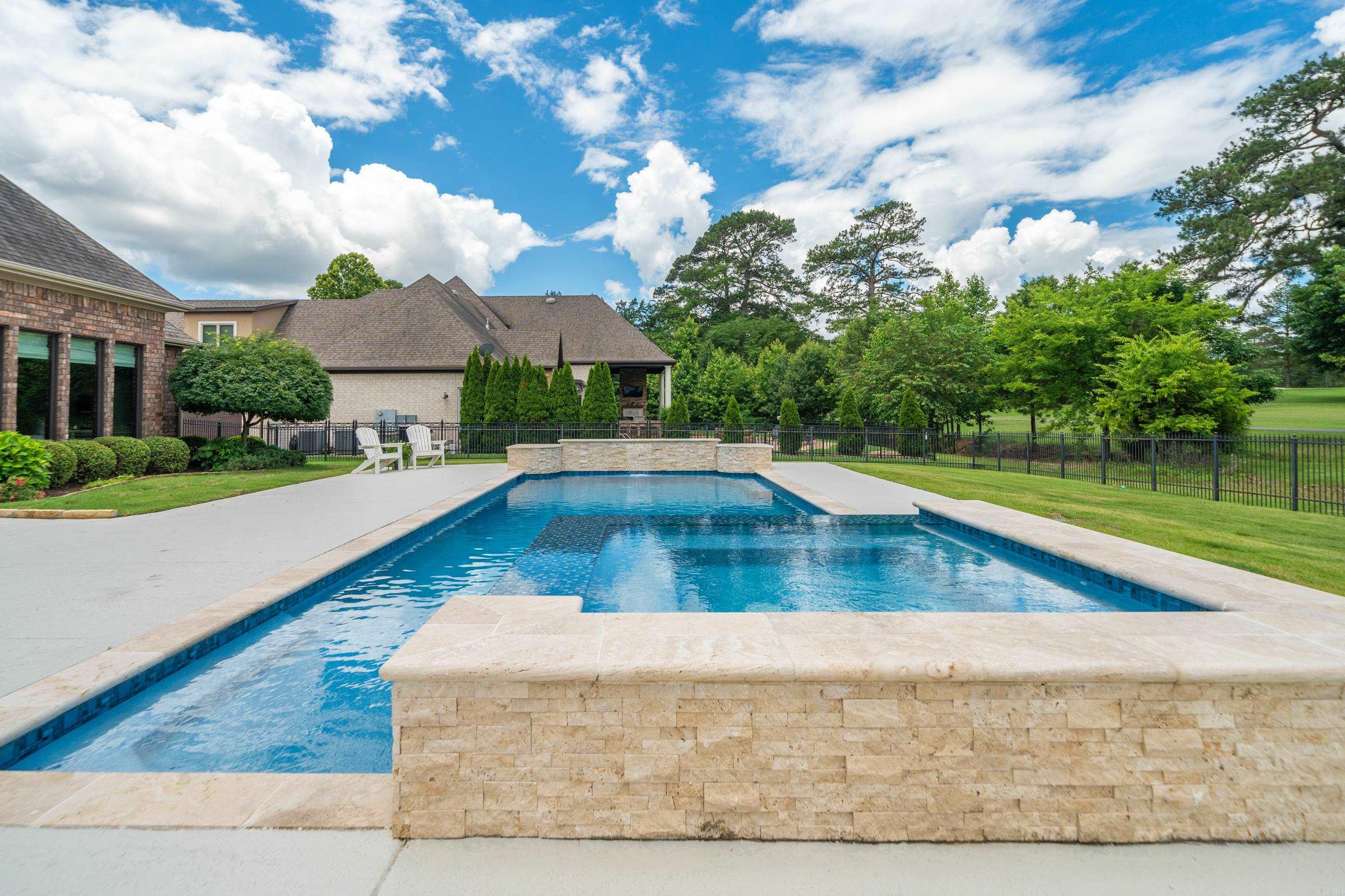 ARLINGTON PARK - Residential