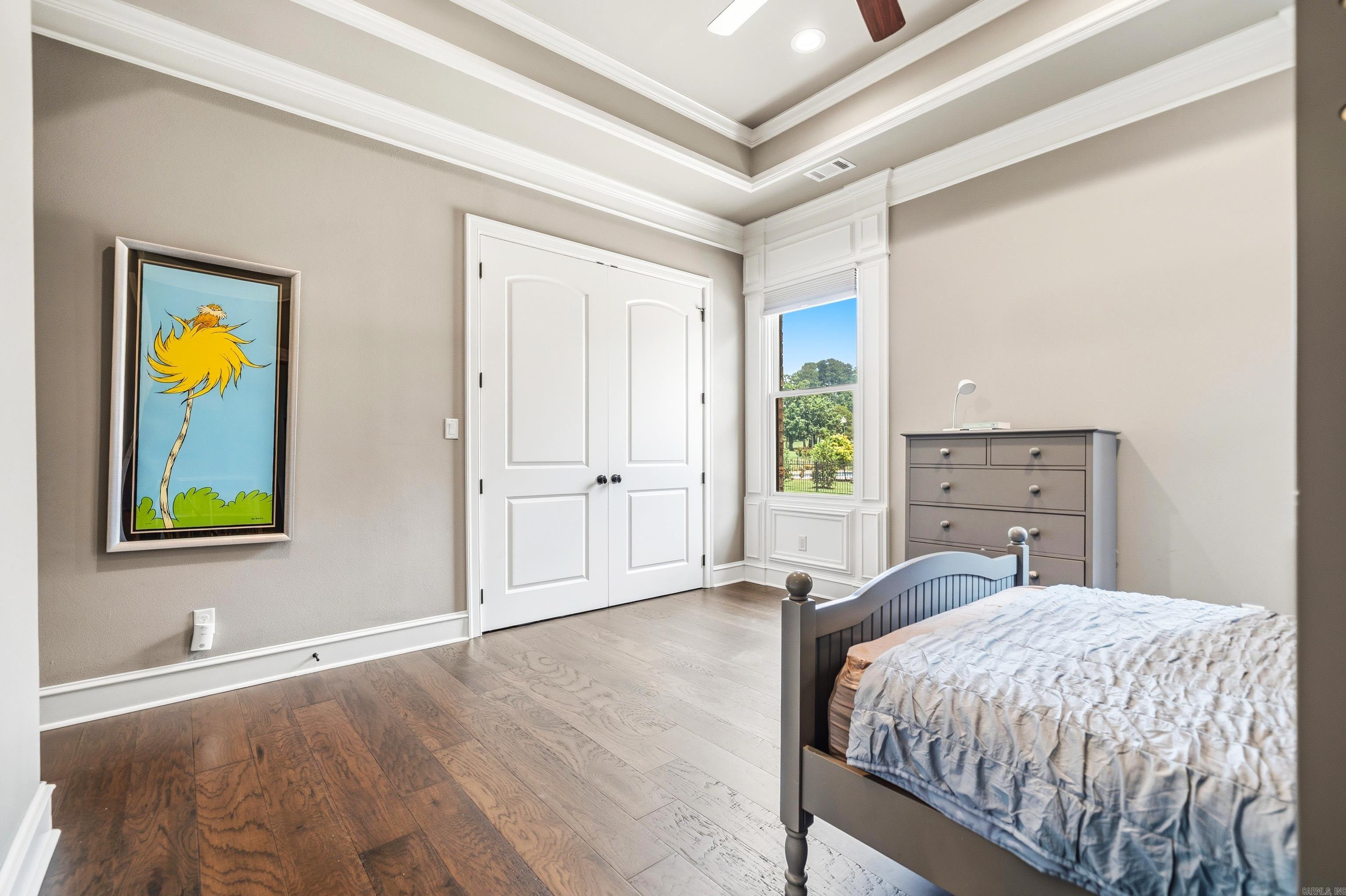ARLINGTON PARK - Residential