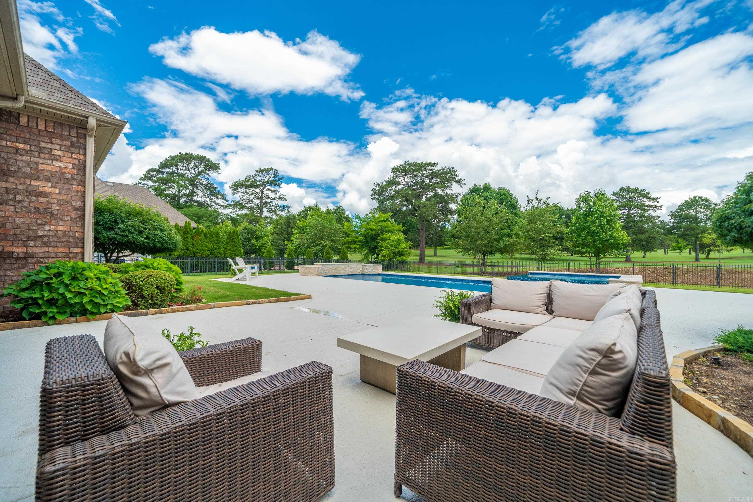 ARLINGTON PARK - Residential