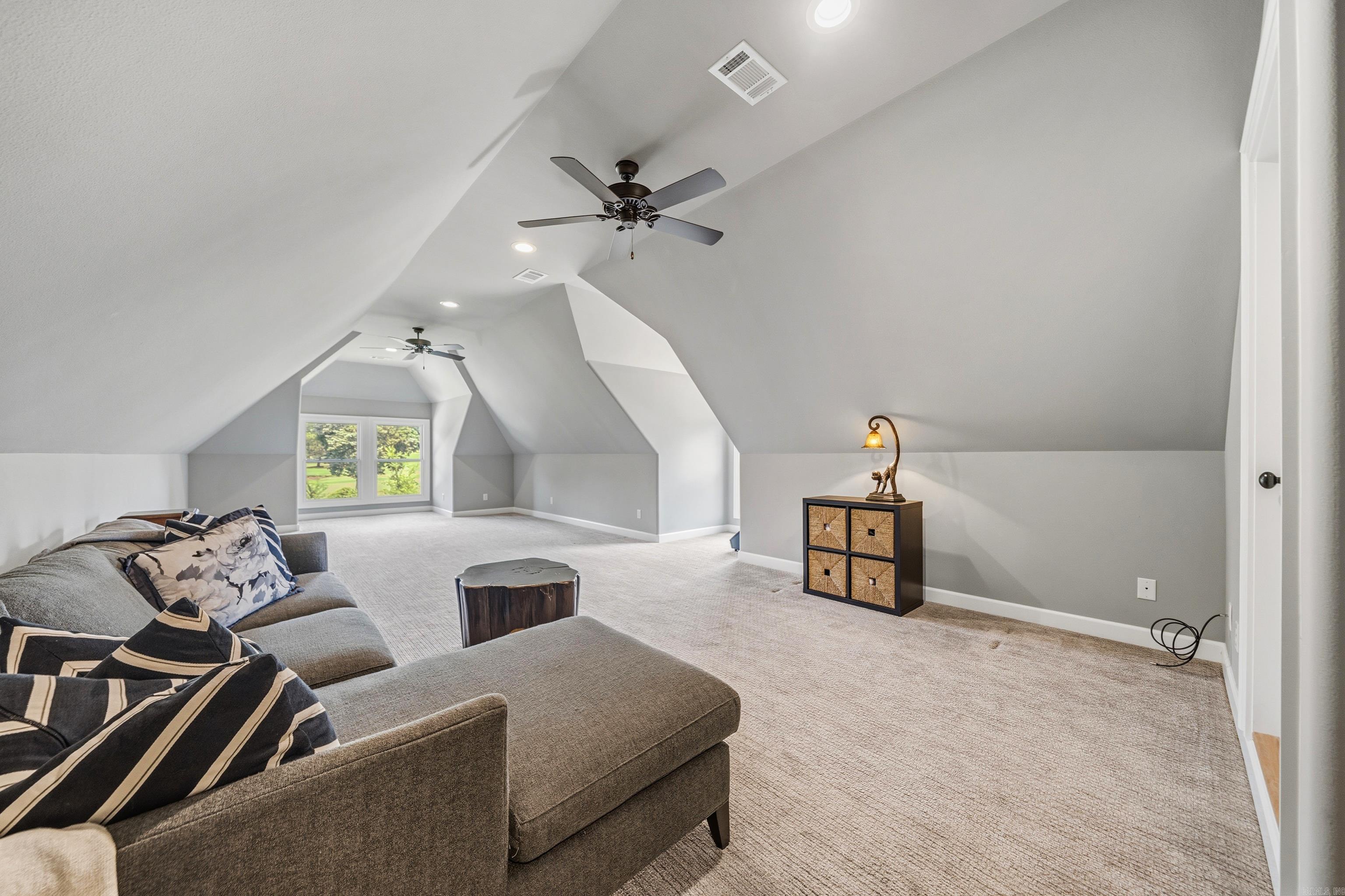 ARLINGTON PARK - Residential