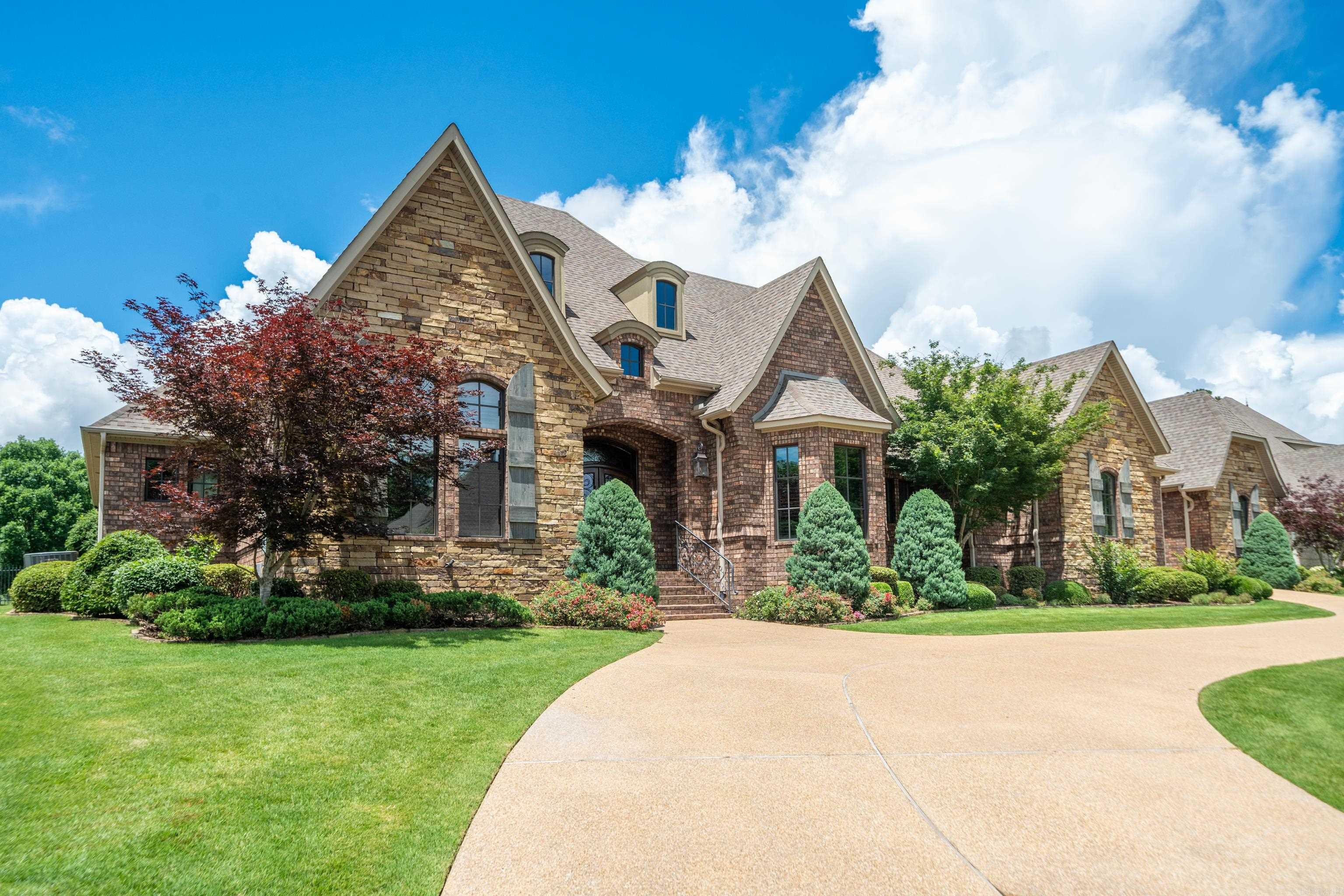 ARLINGTON PARK - Residential