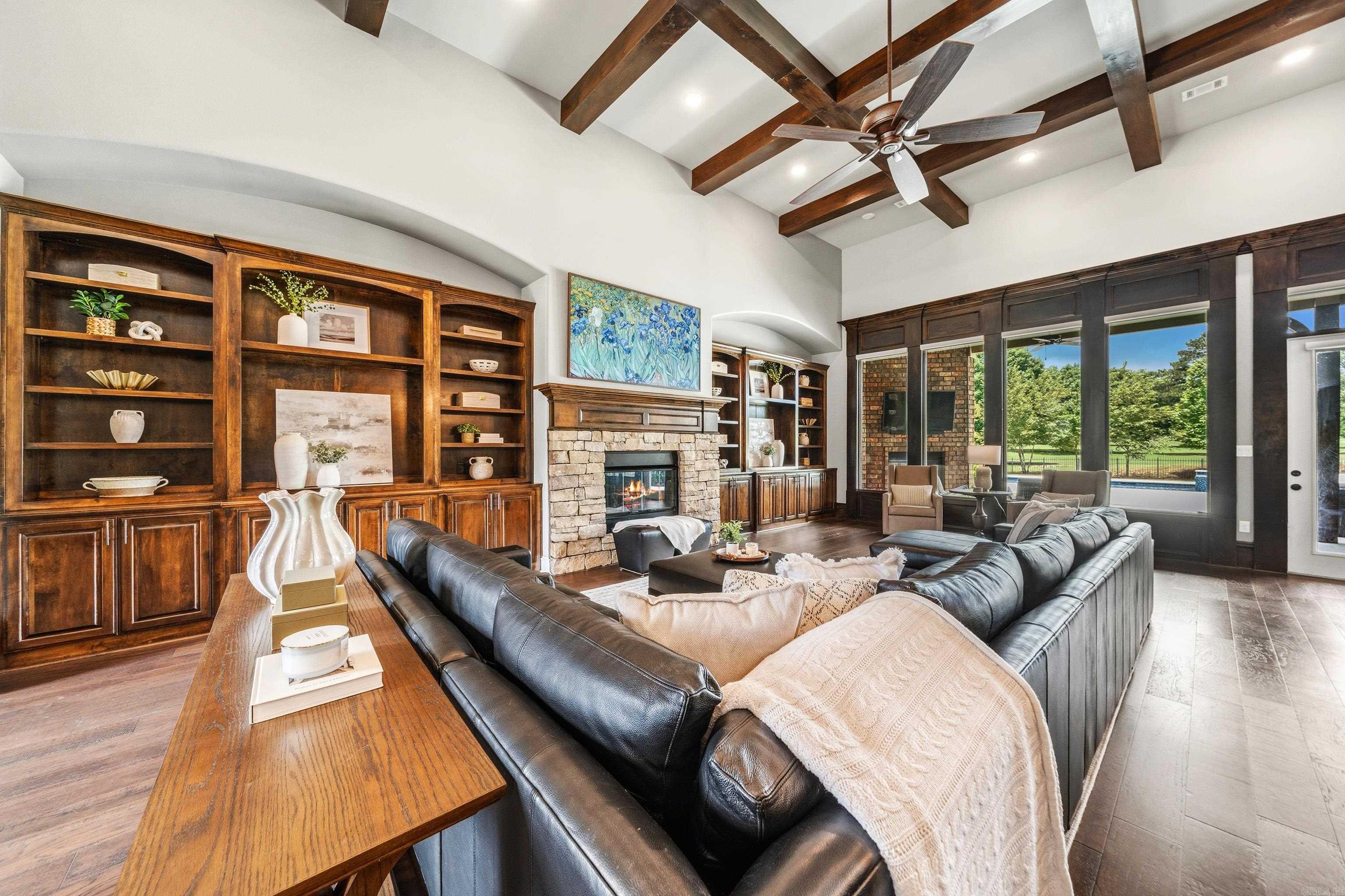 ARLINGTON PARK - Residential