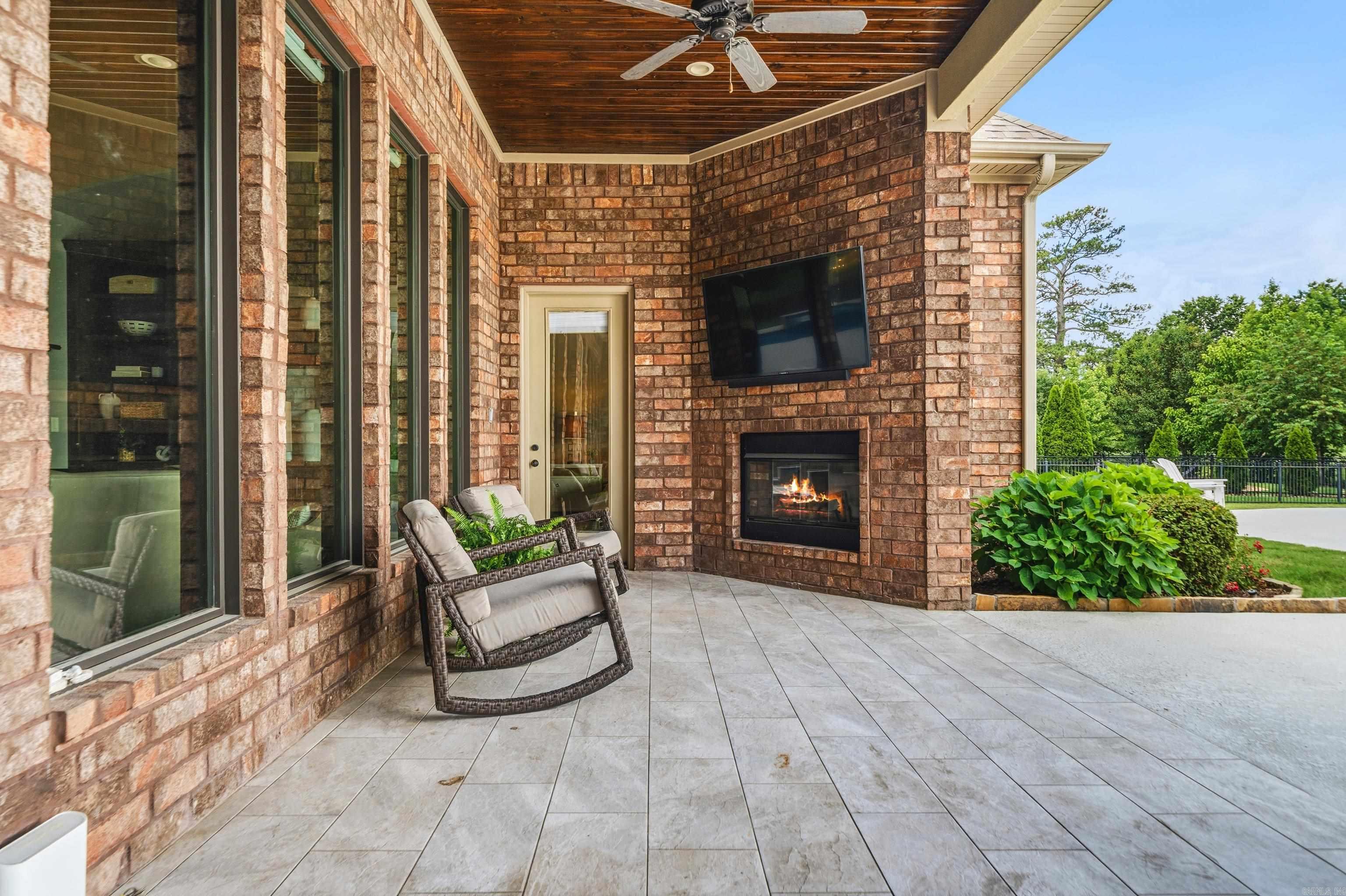 ARLINGTON PARK - Residential