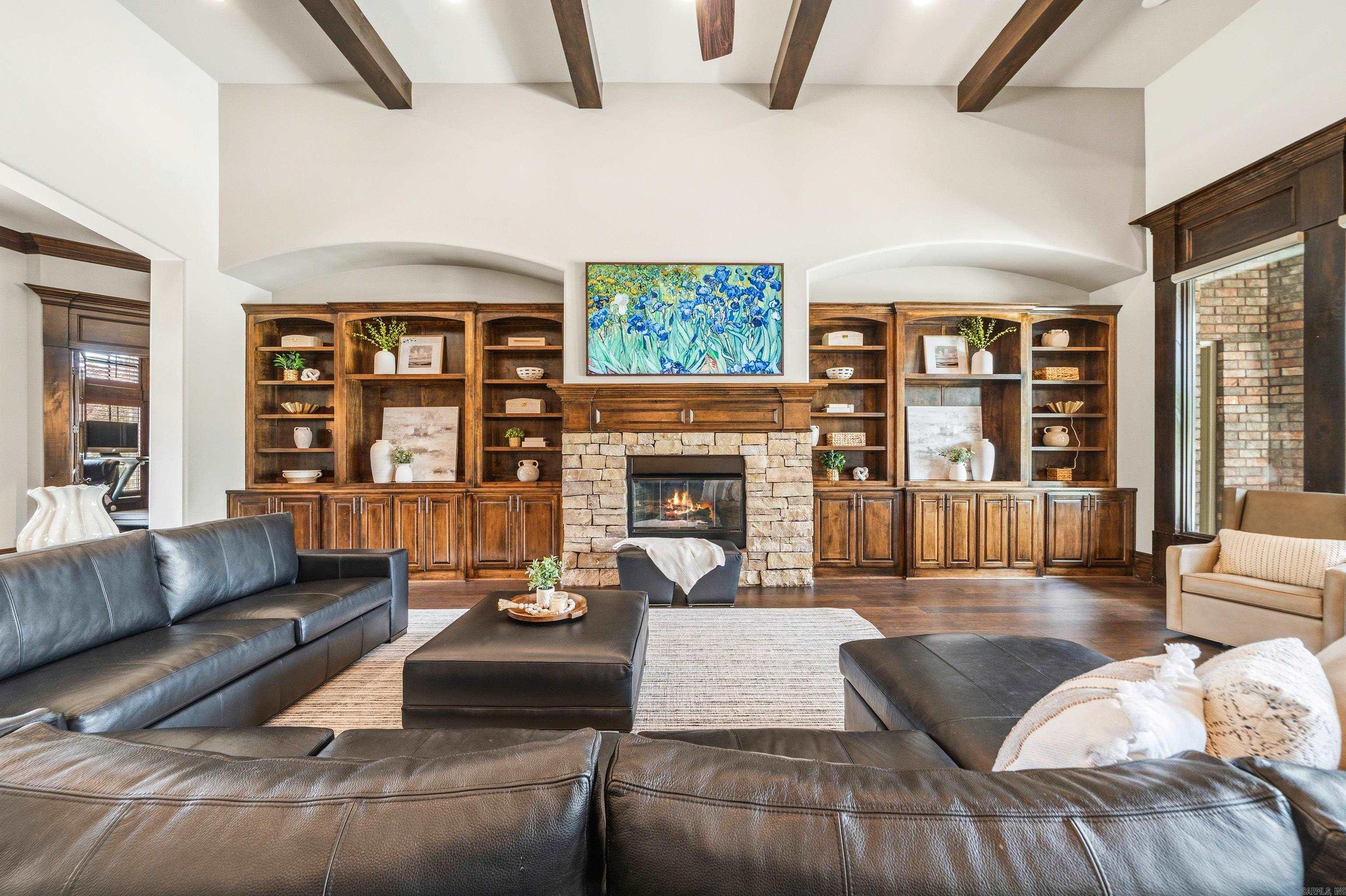 ARLINGTON PARK - Residential