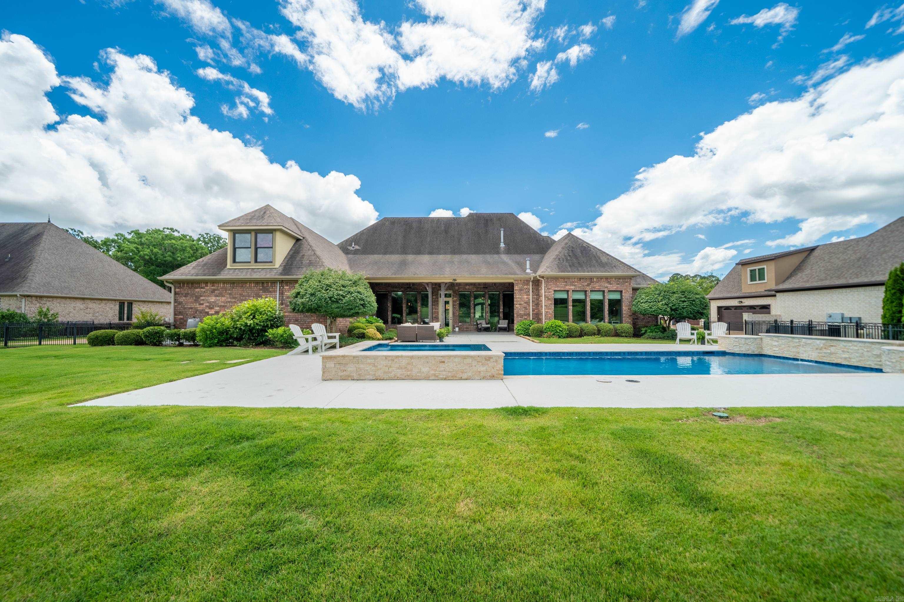 ARLINGTON PARK - Residential