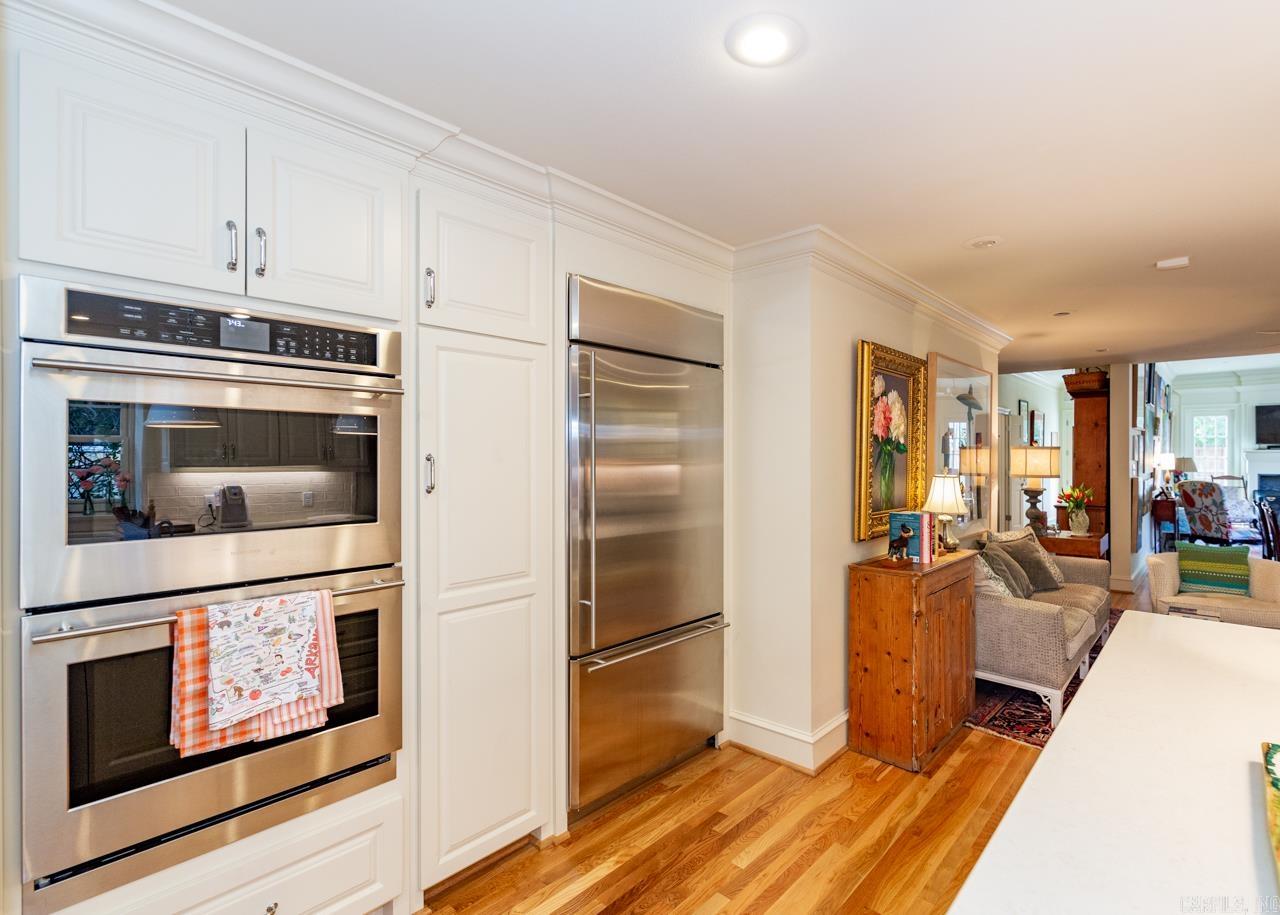 COUNTRY CLUB HGTS - Residential