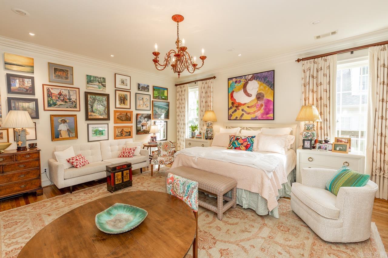 COUNTRY CLUB HGTS - Residential