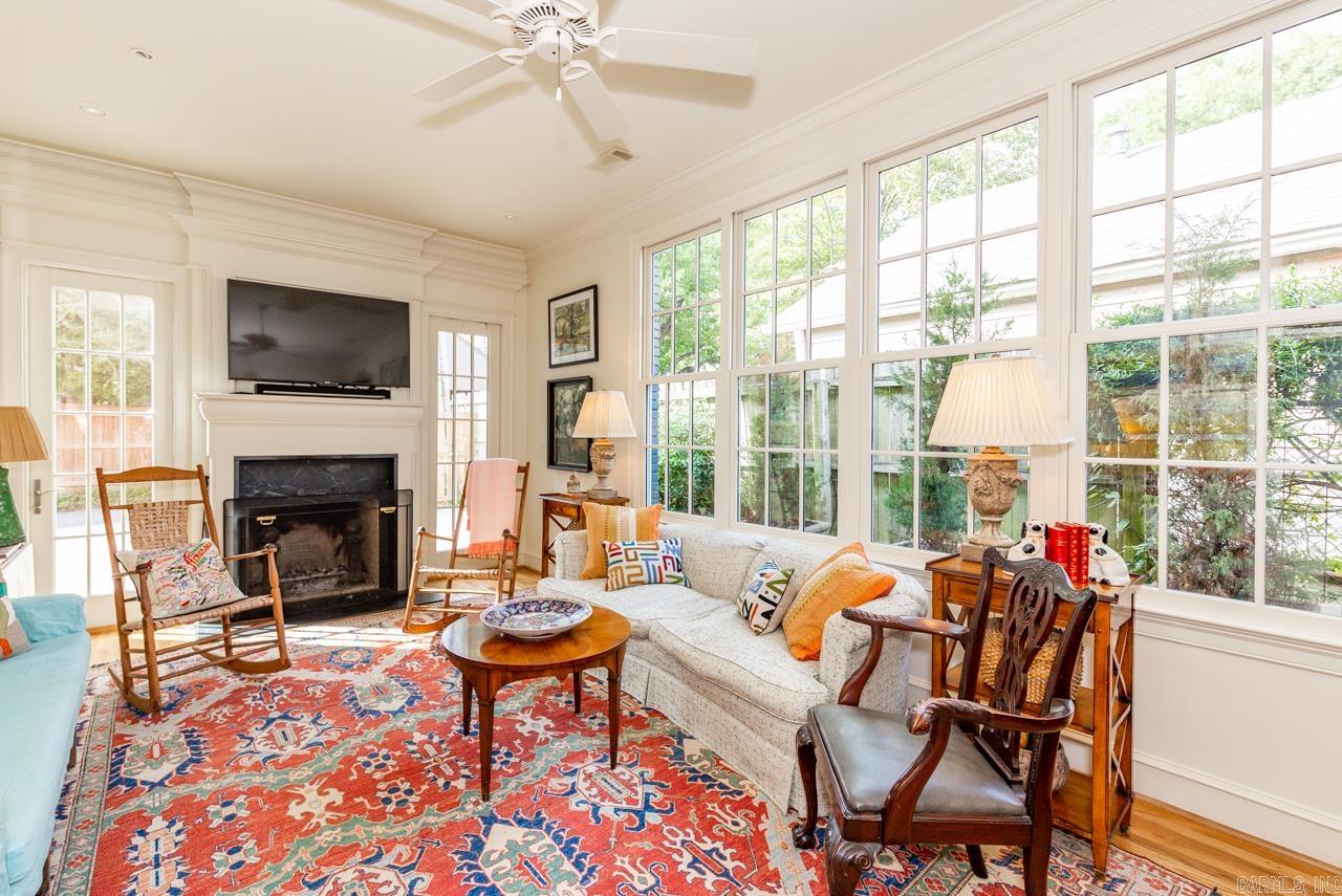 COUNTRY CLUB HGTS - Residential