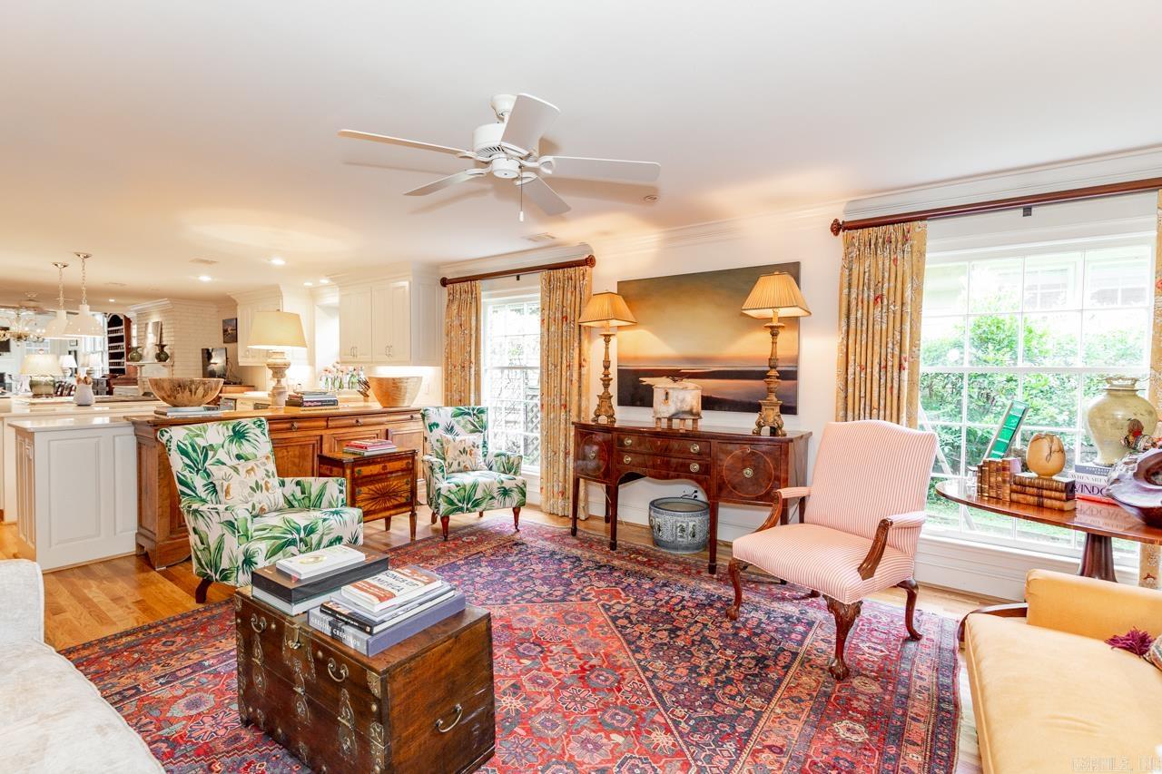 COUNTRY CLUB HGTS - Residential