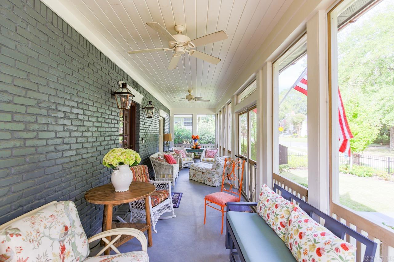COUNTRY CLUB HGTS - Residential