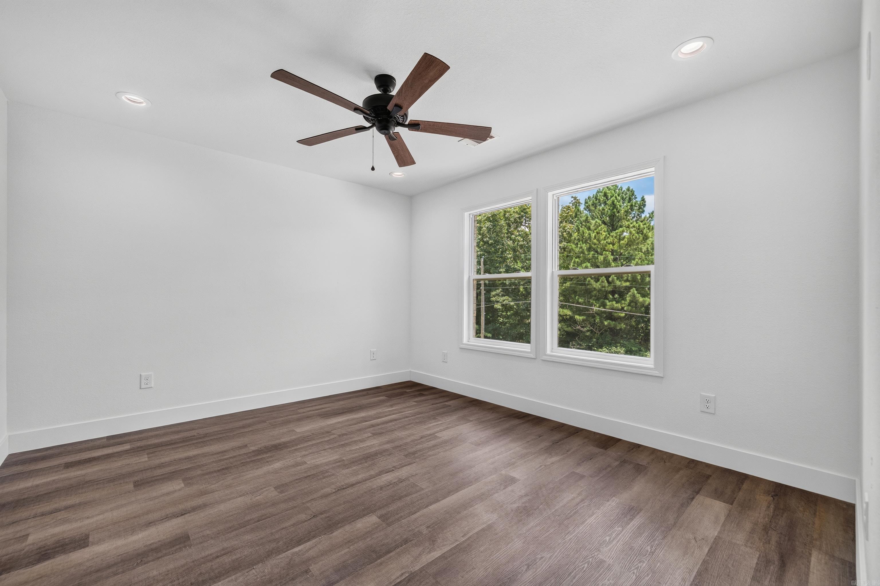 COLUMBIA HILLS - Residential