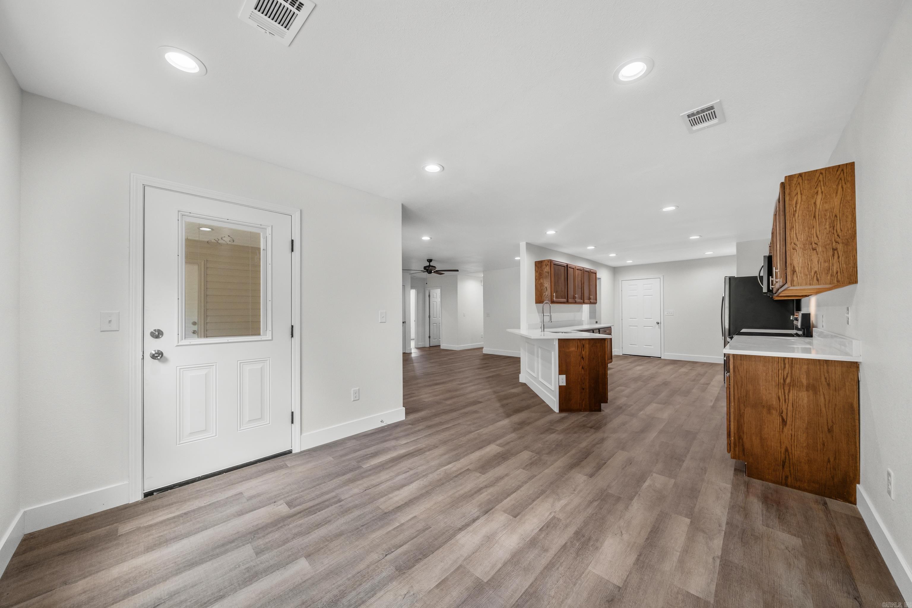 COLUMBIA HILLS - Residential