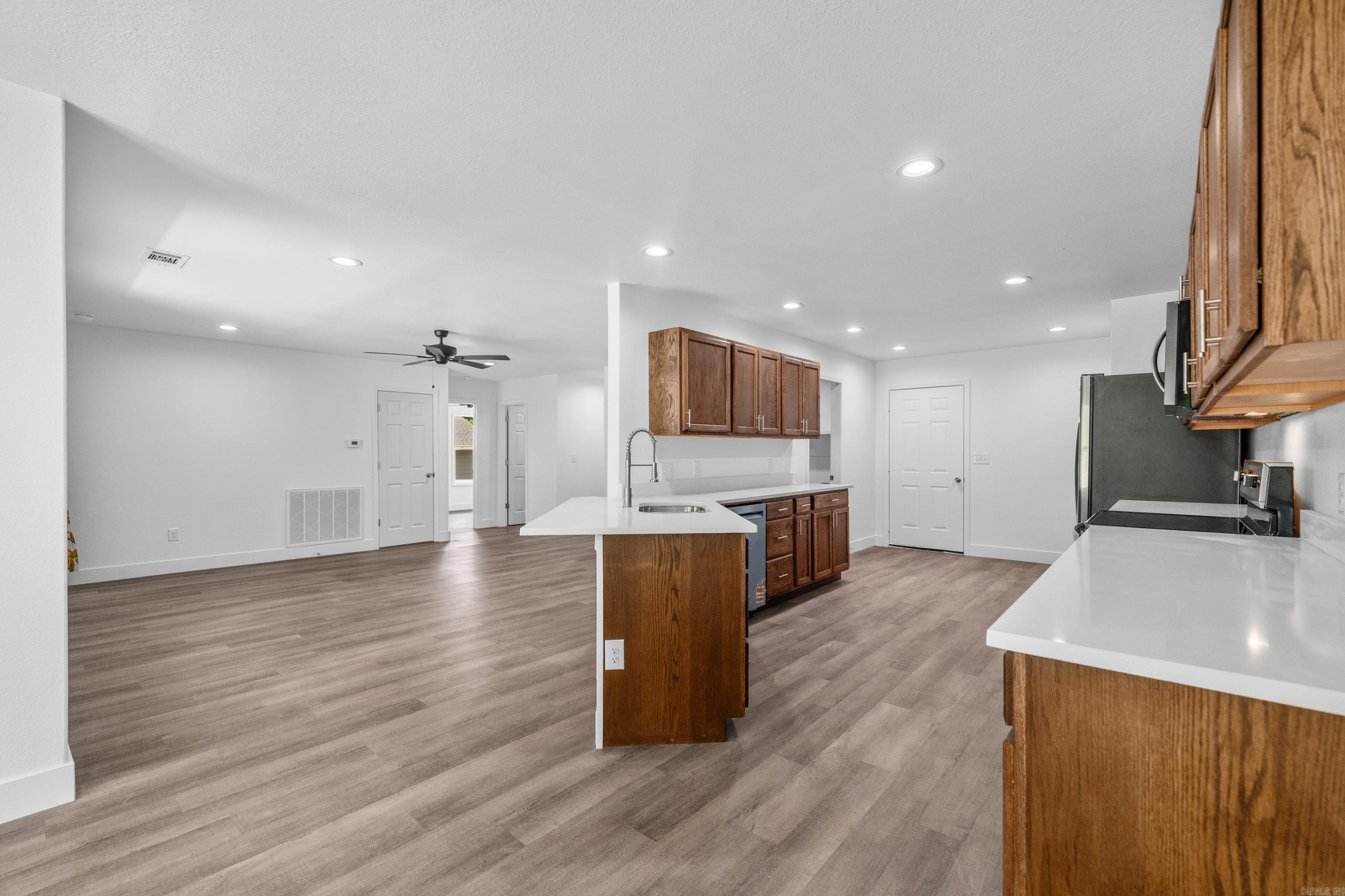 COLUMBIA HILLS - Residential