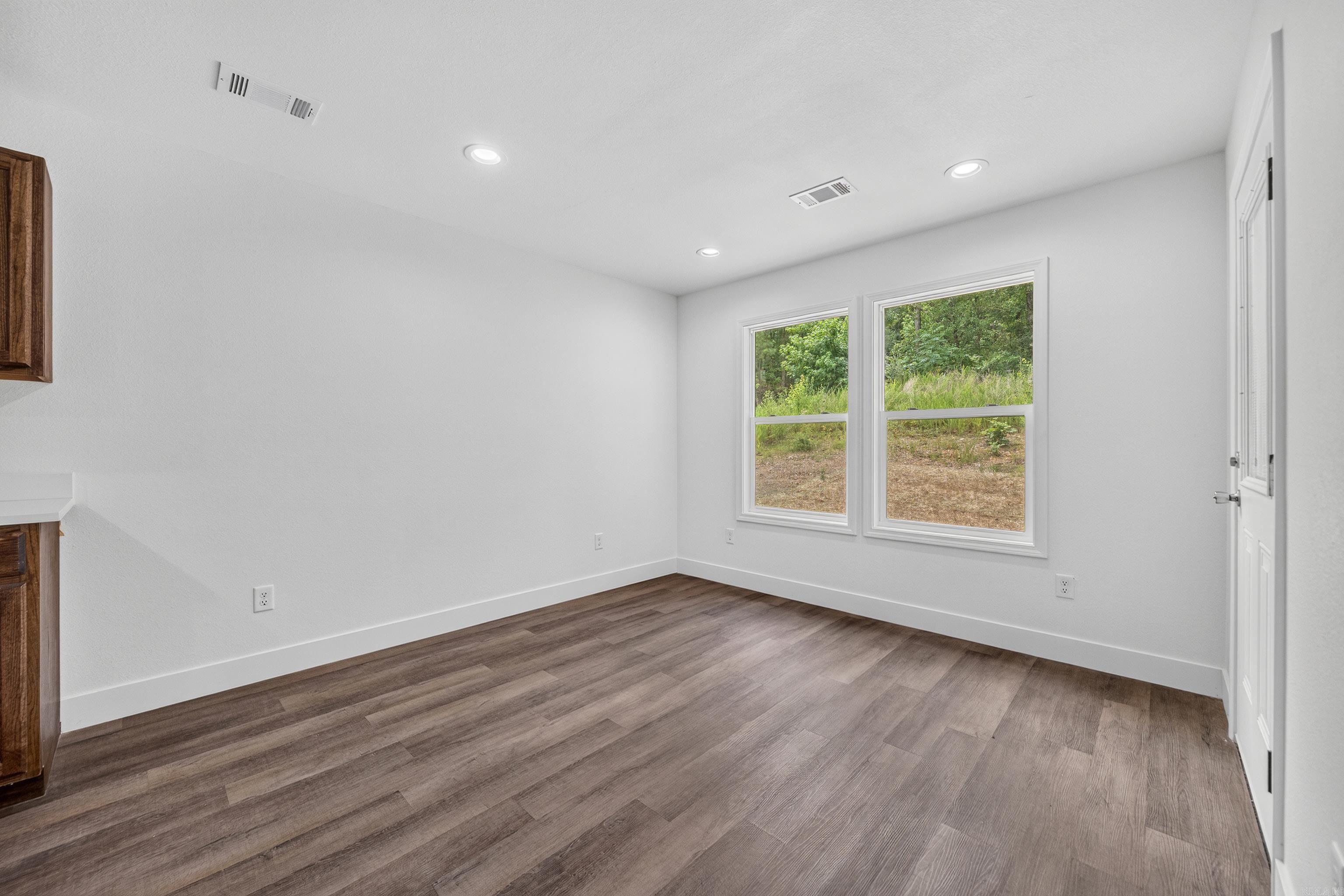 COLUMBIA HILLS - Residential
