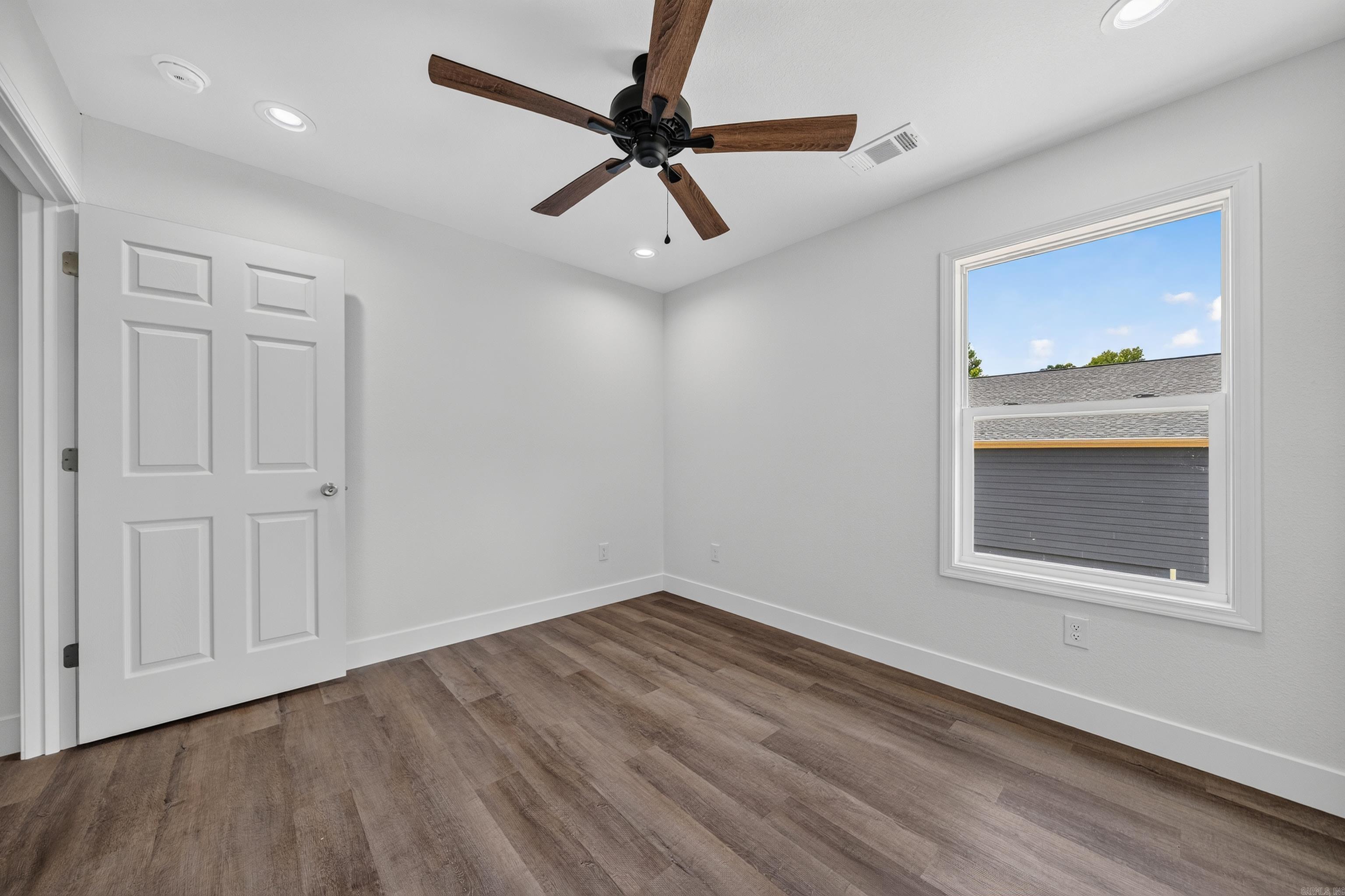 COLUMBIA HILLS - Residential