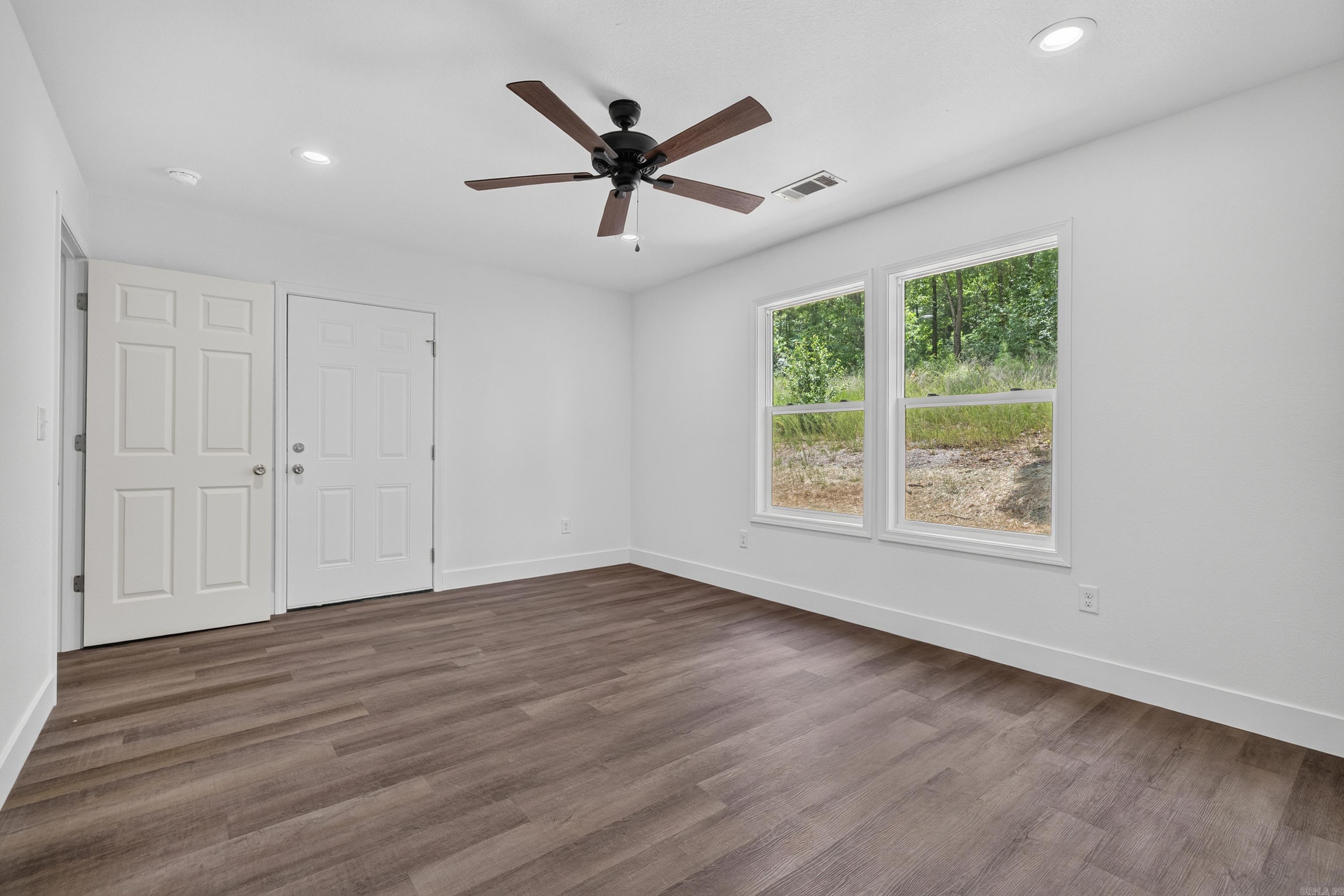 COLUMBIA HILLS - Residential