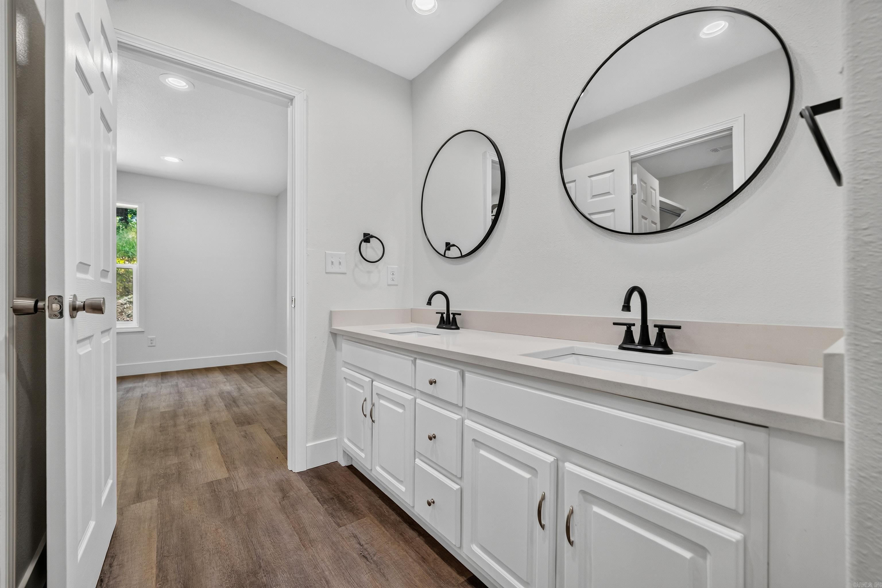COLUMBIA HILLS - Residential