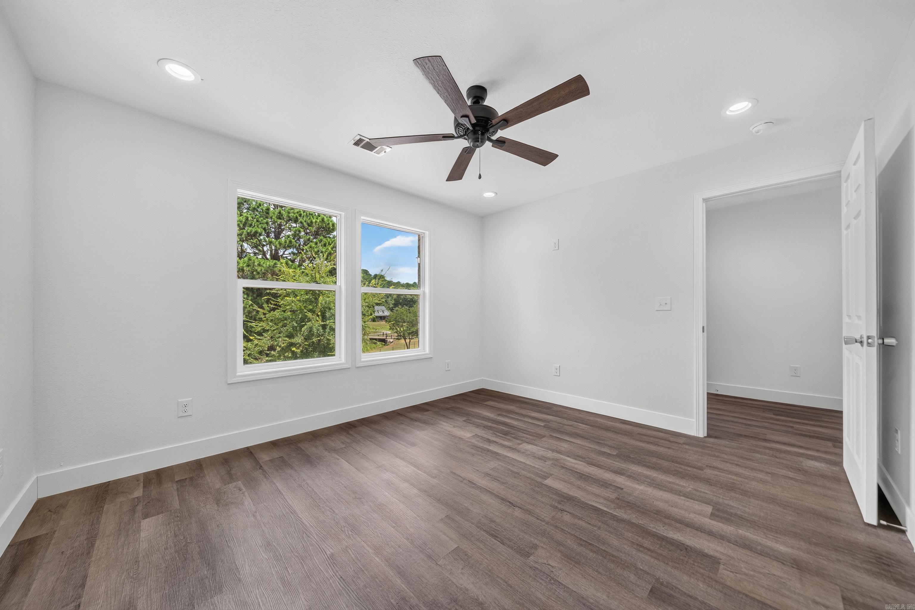 COLUMBIA HILLS - Residential