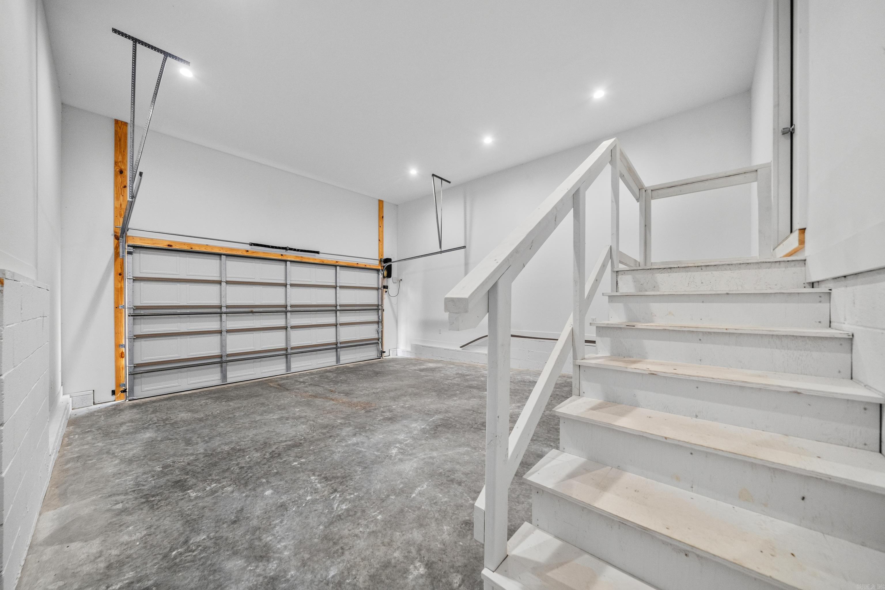 COLUMBIA HILLS - Residential