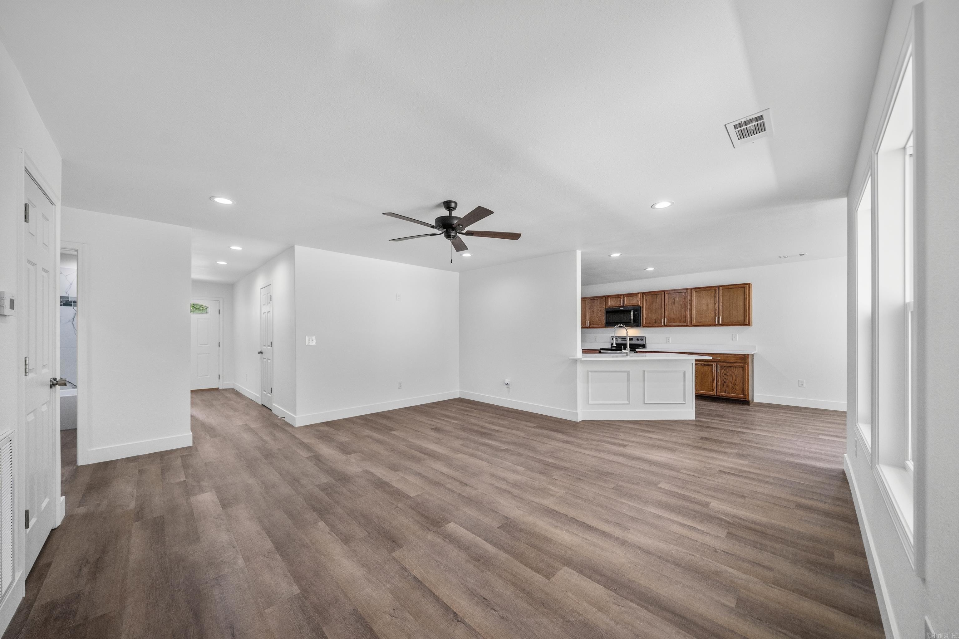 COLUMBIA HILLS - Residential