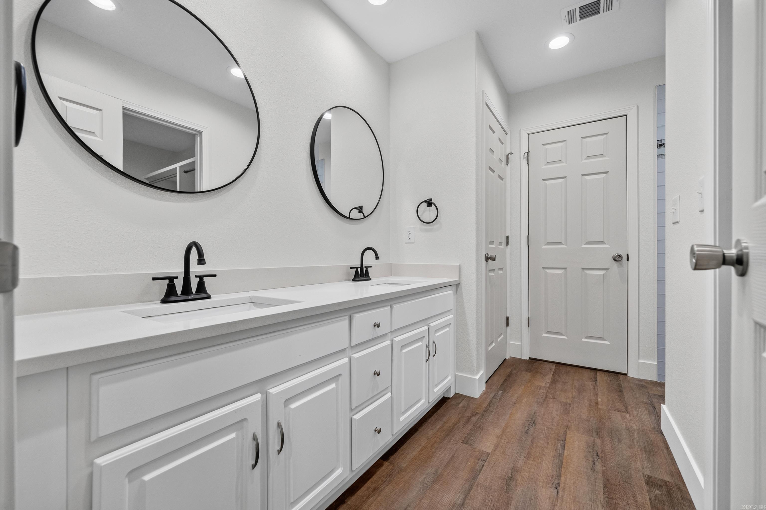 COLUMBIA HILLS - Residential